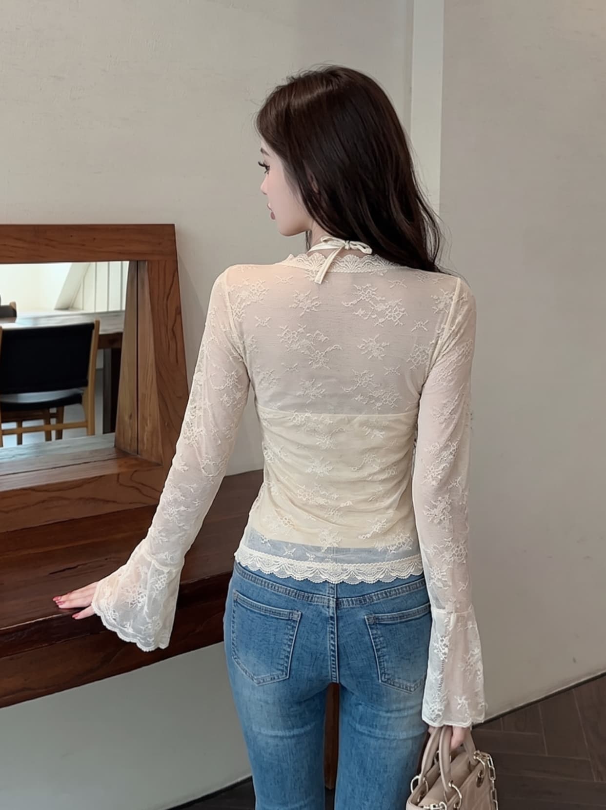 실사 핫걸 순수한 욕망 바람 페이크 레이어드 V넥 비틀림 레이스 셔츠 여성 여름 몸매 가꾸기 슬림해 보이는 고유 한 아름다운 맨위 상세 이미지 5
