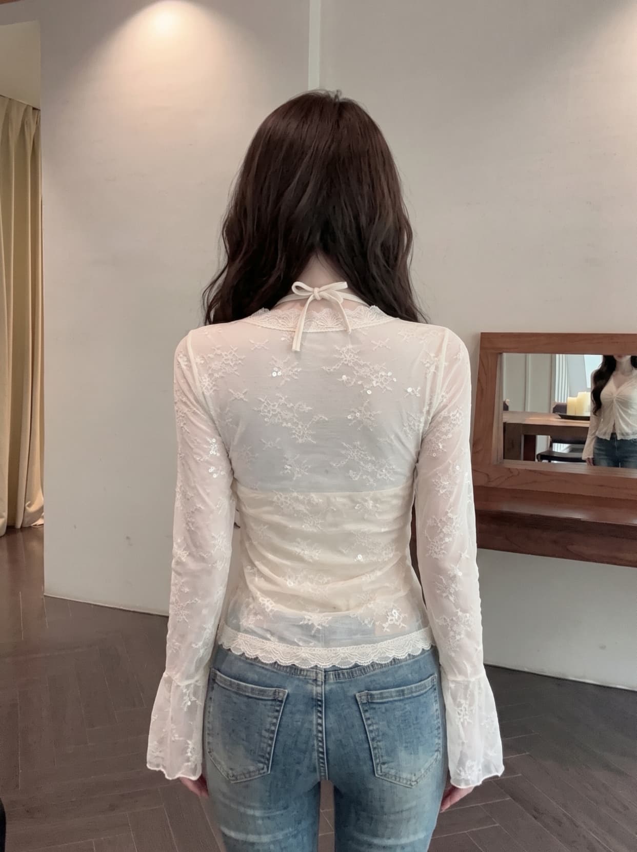 실사 핫걸 순수한 욕망 바람 페이크 레이어드 V넥 비틀림 레이스 셔츠 여성 여름 몸매 가꾸기 슬림해 보이는 고유 한 아름다운 맨위 상세 이미지 7
