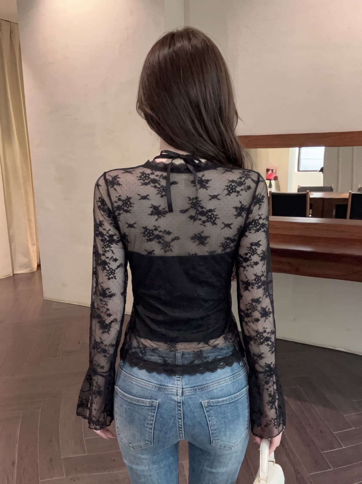 실사 핫걸 순수한 욕망 바람 페이크 레이어드 V넥 비틀림 레이스 셔츠 여성 여름 몸매 가꾸기 슬림해 보이는 고유 한 아름다운 맨위 상세 이미지 17