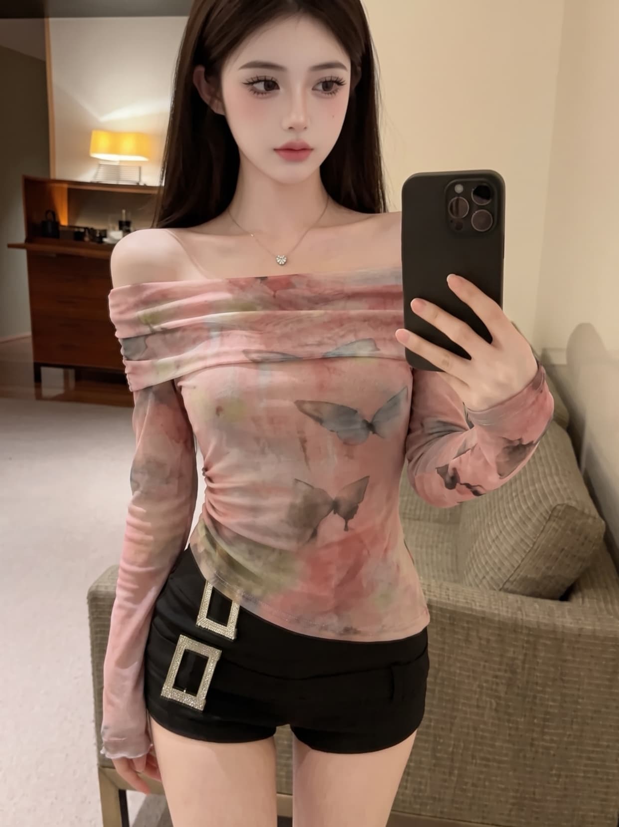실사 이른 가을 한국 스타일 새로운 보트넥 나비 프린트 몸매 가꾸기 슬림해 보이는 불규칙 긴팔 티셔츠 맨위 여성 이미지 3