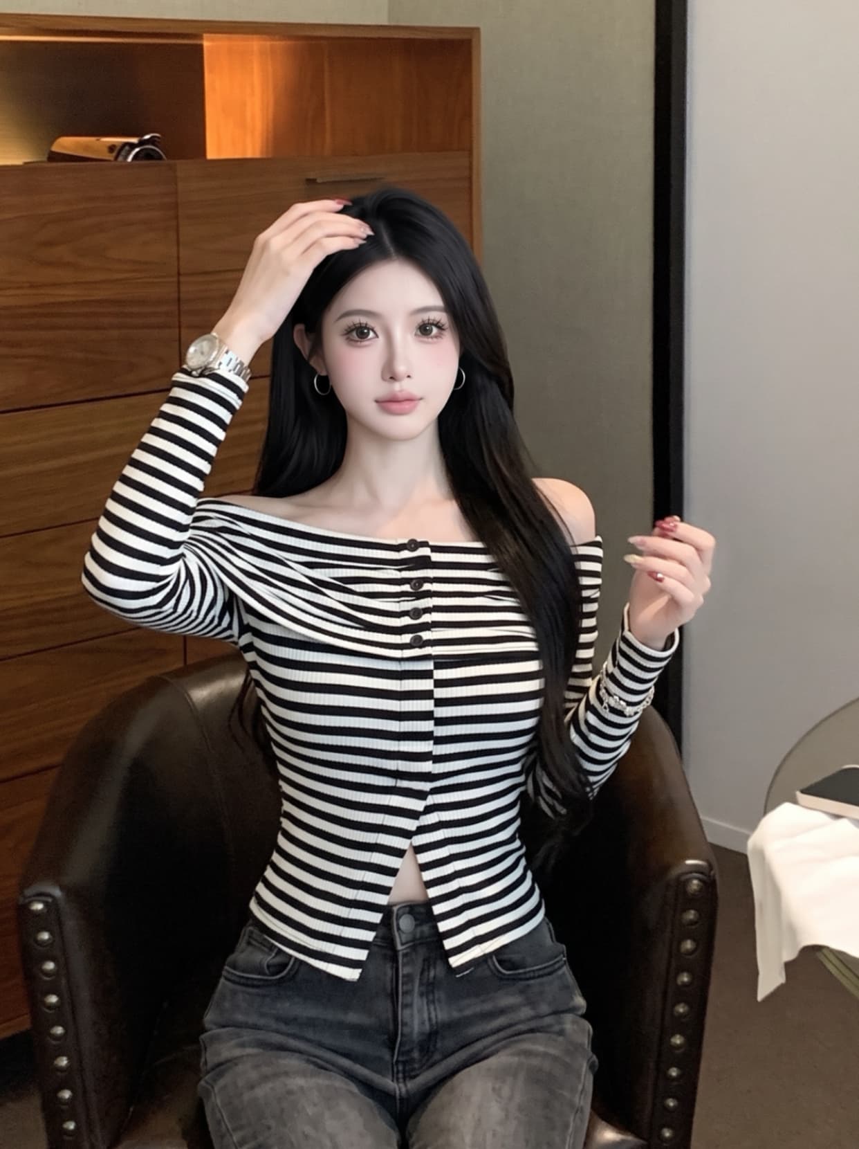 실사 달콤한 핫걸 섹시함 오프숄더 기본 셔츠 쇼트 스타일 맨위 프랑스식 고유 한 Chic 스트라이프 긴팔 티셔츠 여성 상세 이미지 3