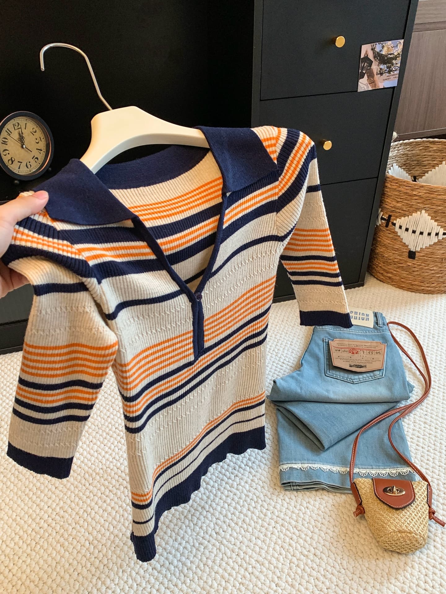 실사 고급 센스 스트라이프 POLO 칼라 반팔 니트 스웨터 여성 여름 몸매 가꾸기 슬림해 보이는 핫걸 바람 깊은 V 넥 맨위 상세 이미지 1