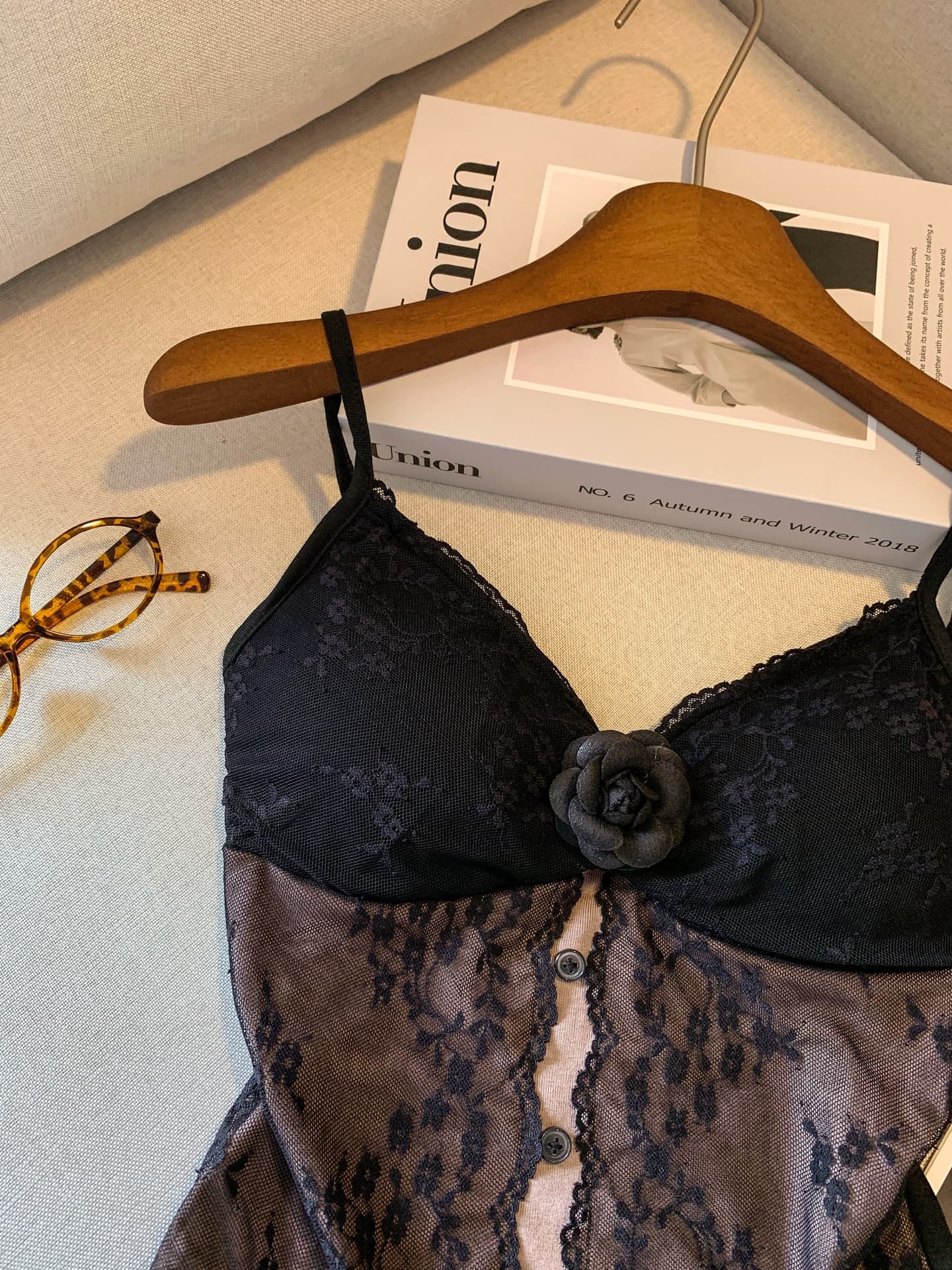 실사 순수한 욕망 바람 V넥 레이스 레이스 패치워크 캐미솔 여름 새로운 몸매 가꾸기 고정 벨트 가슴 패드 의류 상세 이미지 12