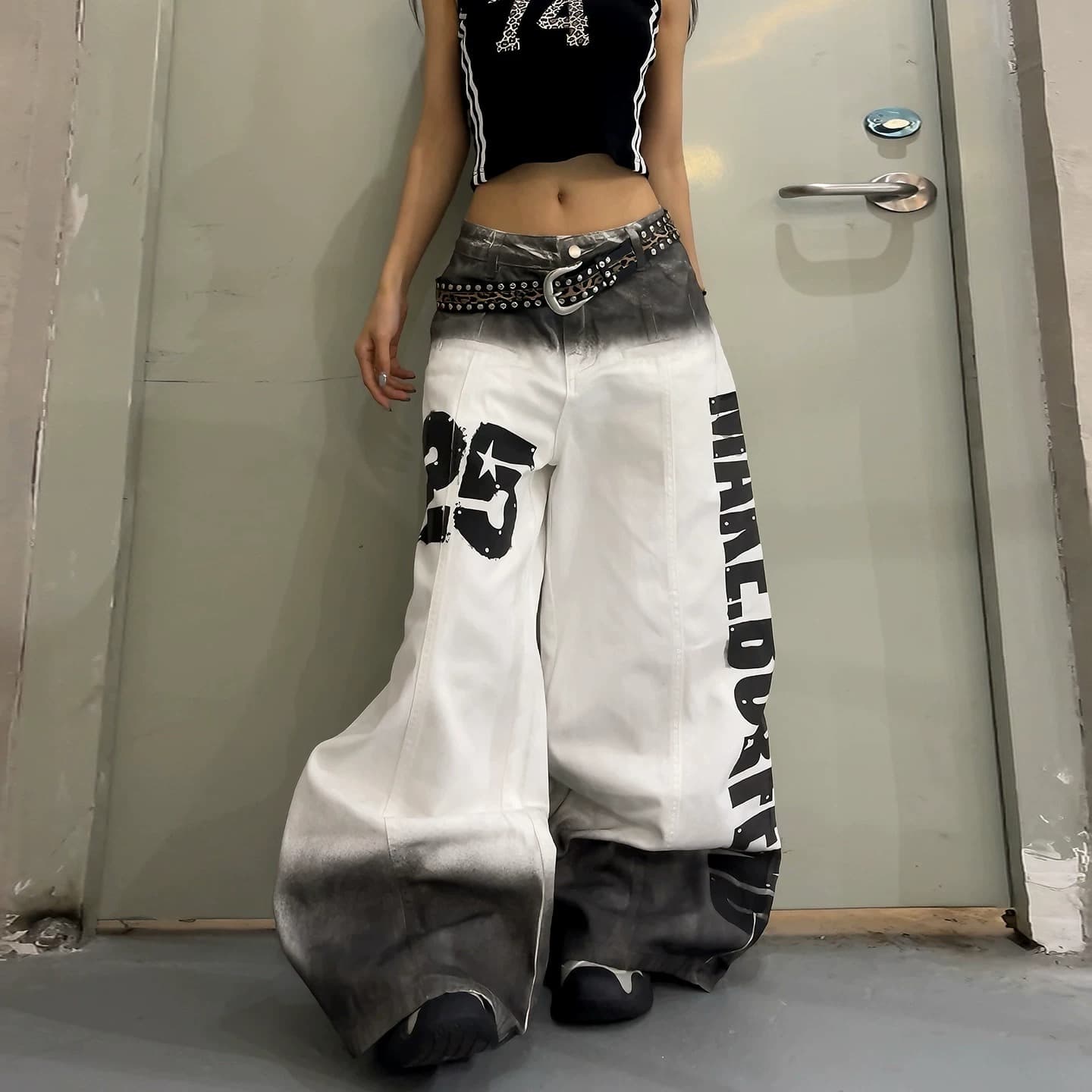 아메리칸 거리 디자인 센스 워싱 그라데이션 마 오래된 알파벳 잉크젯 청바지 남녀 baggy 루즈핏 모통이 칼 바지 상세 이미지 7