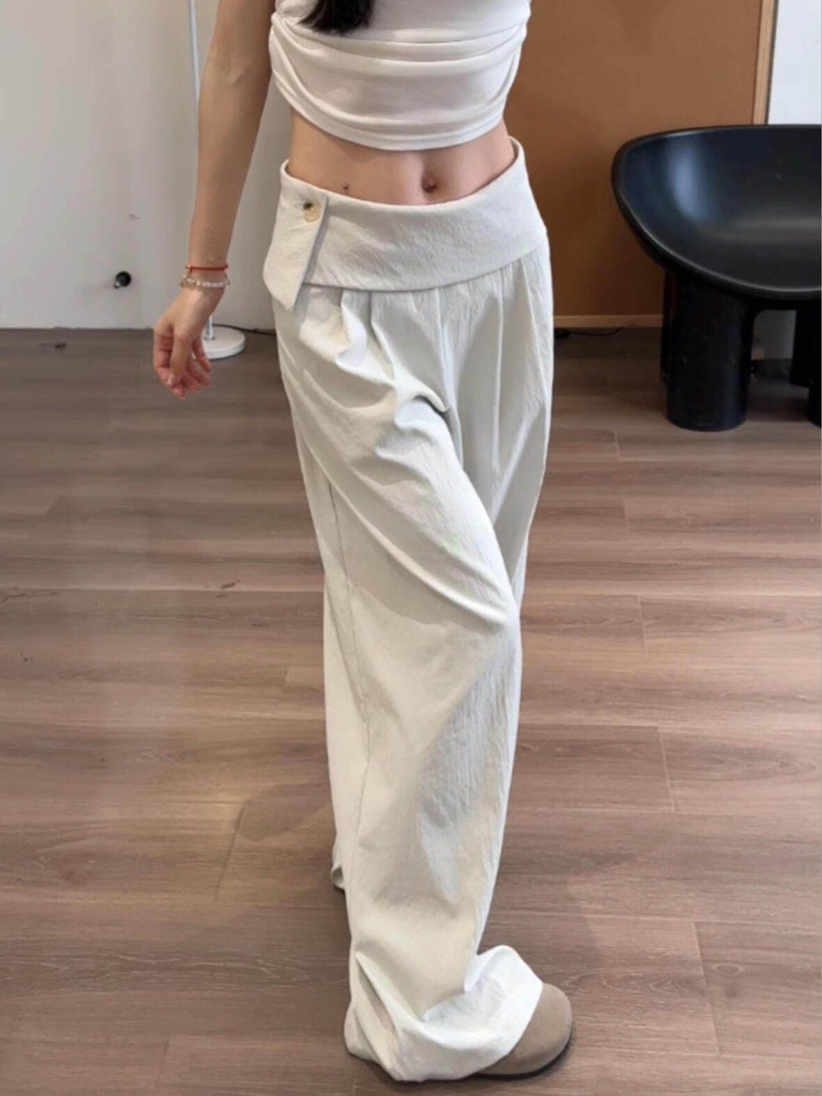 측면 지퍼 허리 인감 주름 와이드 레깅스 바지 2026 봄 여름 얇은 스타일 디자인 센스 루즈핏 슬림해 보이는 도루 센스 캐주얼 바지 상세 이미지 2