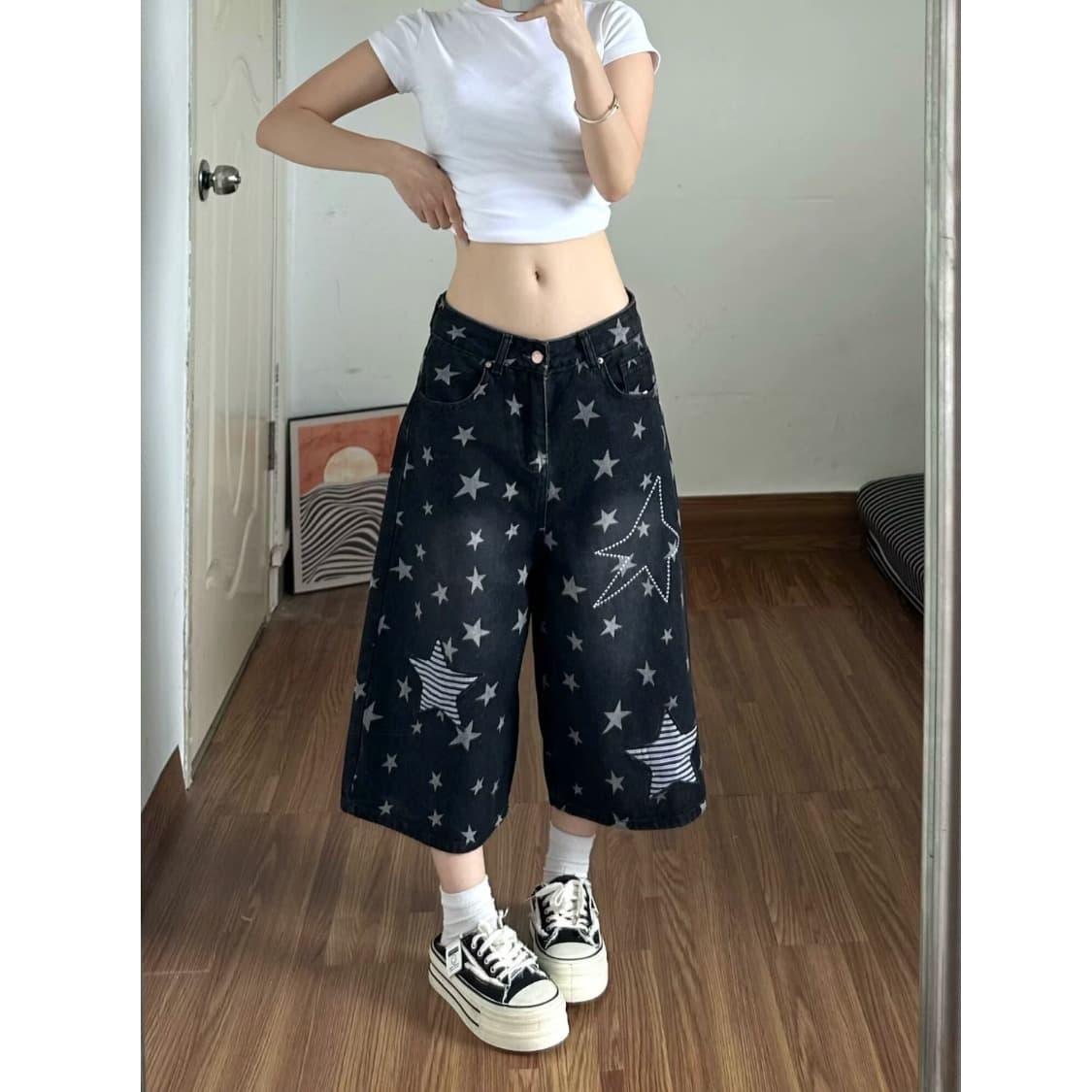 레트로 전체 인쇄 별 패치 자수 7 점 청바지 여자 2026 여름 새로운 하이웨이스트 넓은 다리가 짧다. 바지 이미지 2