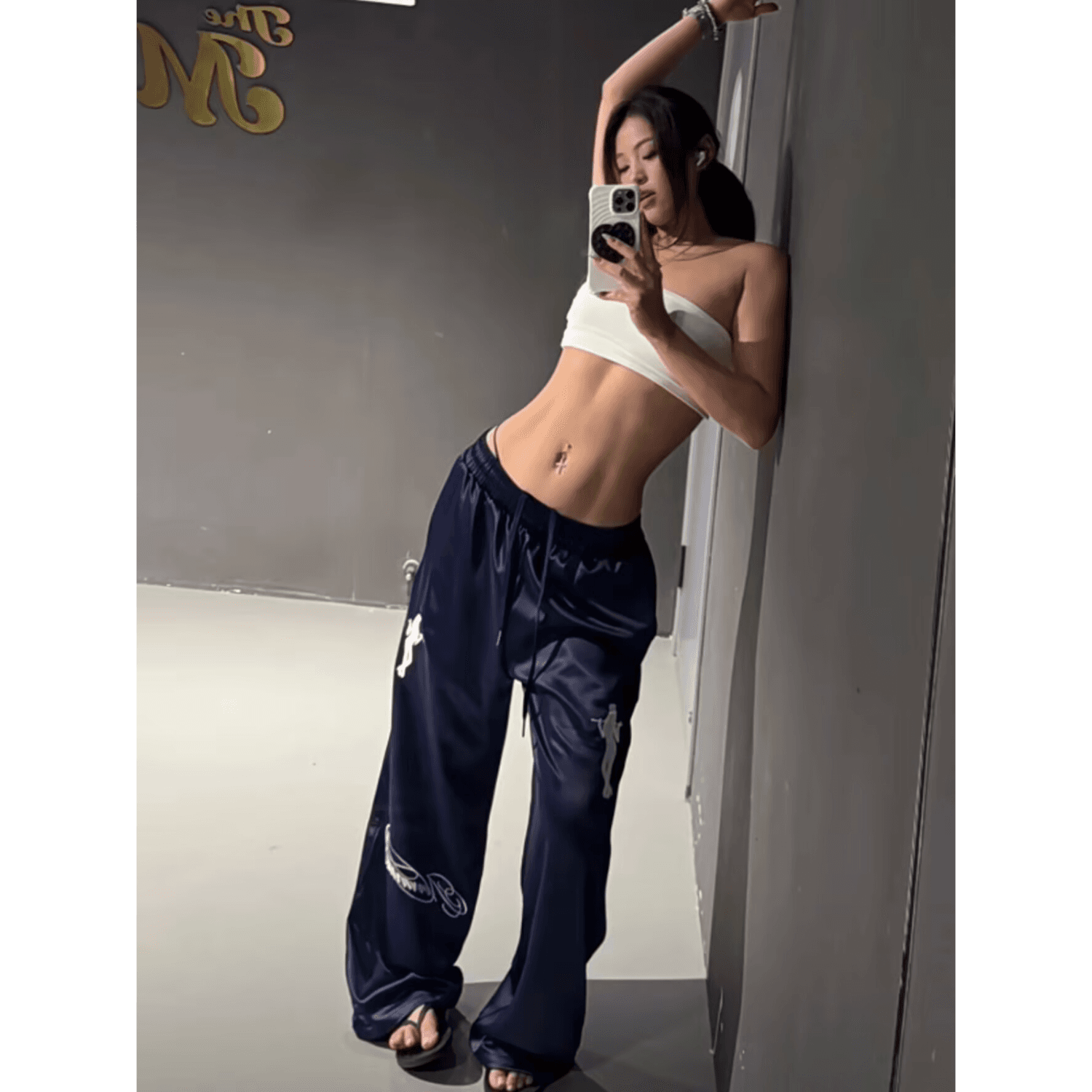 아메리칸 레트로 새틴 차가운 센스 실크 미끄러짐 도루 센스 깊은 로얄 블루 긴 바지 남녀 디자인 센스 자수 프린트 캐주얼 바지