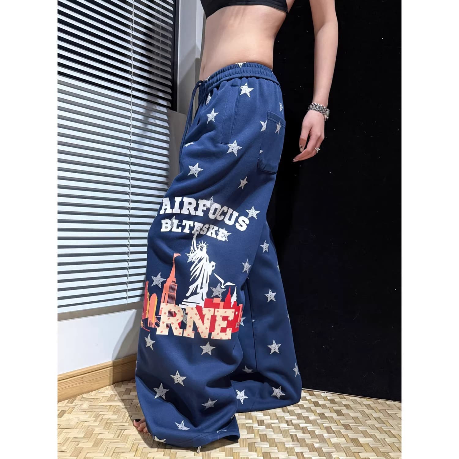 아메리칸 레트로 별 전체 인쇄 알파벳 프린트 웨이 바지 남녀 루즈핏 캐주얼 넓은 다리 스트리트 댄스 커플 캐주얼 긴 바지 이미지 4