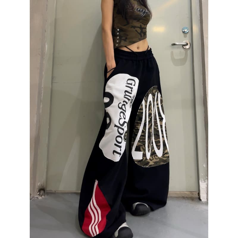 아메리칸 거리 해체 낙서 디자인 카모플라주 패치 패치워크 캐주얼 바지 남녀 넓은 다리 모통이 칼 웨이 바지 긴 바지 트렌디 이미지 3