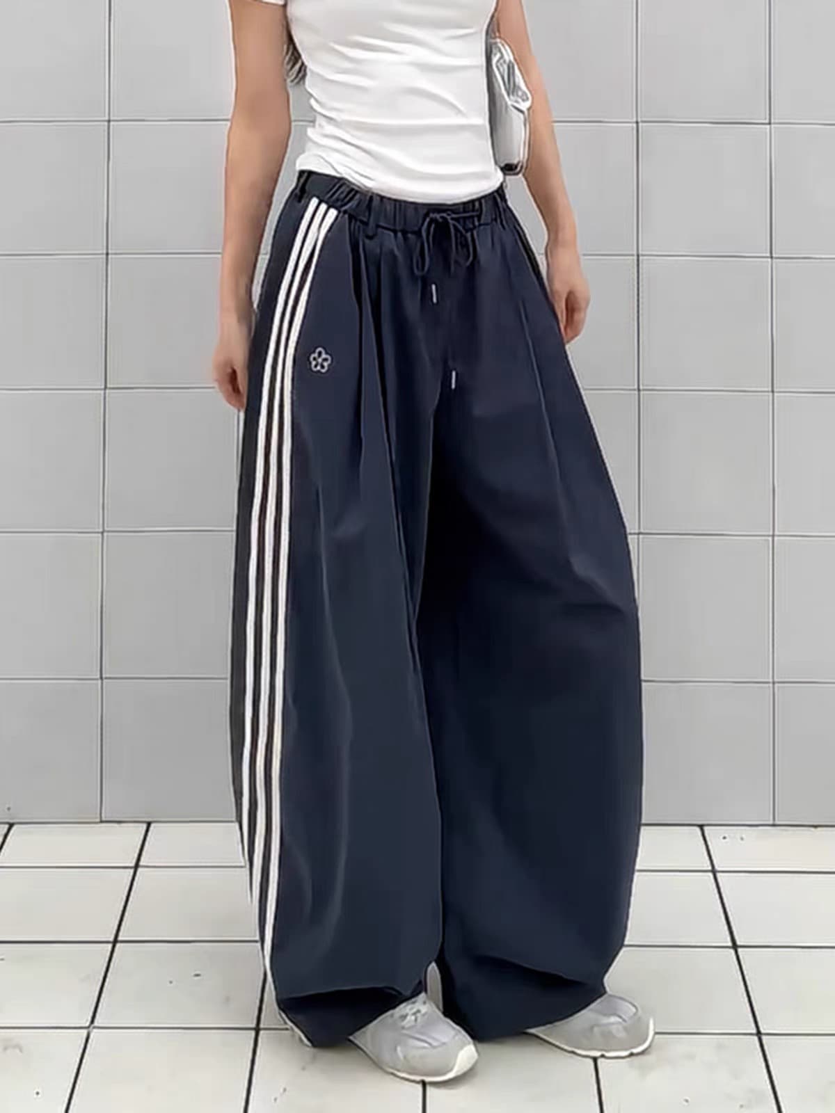 아메리칸 운동 바람 측면 스트라이프 와이드 레깅스 바지 가을 새로운 루즈핏 허리밴드 펌프 로프 바지 상세 이미지 3