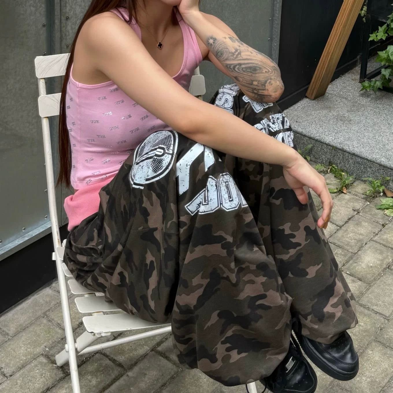높음 거리 레이싱 바람 프린트 뒤집다 측면 배색 허리 카모플라주 웨이 바지 루즈핏 재즈 댄스 넓은 다리 길이 바지 상세 이미지 9