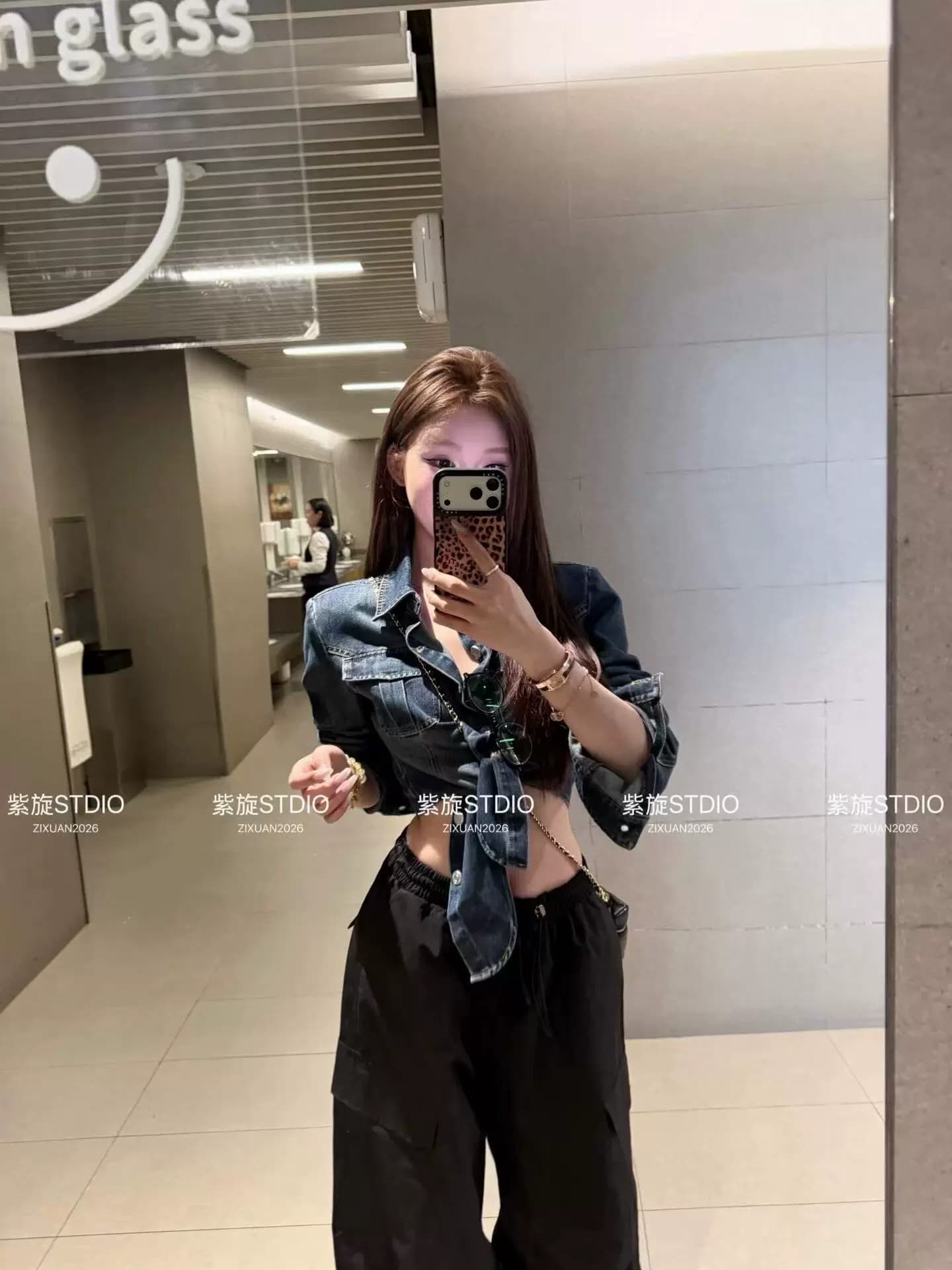 올해 봄 새로운 한국 스타일 패션 다용도 디자인 센스 루즈핏 슬림해 보이는 데님 레이스업 짧은 여성 코트 트렌디 상세 이미지 12