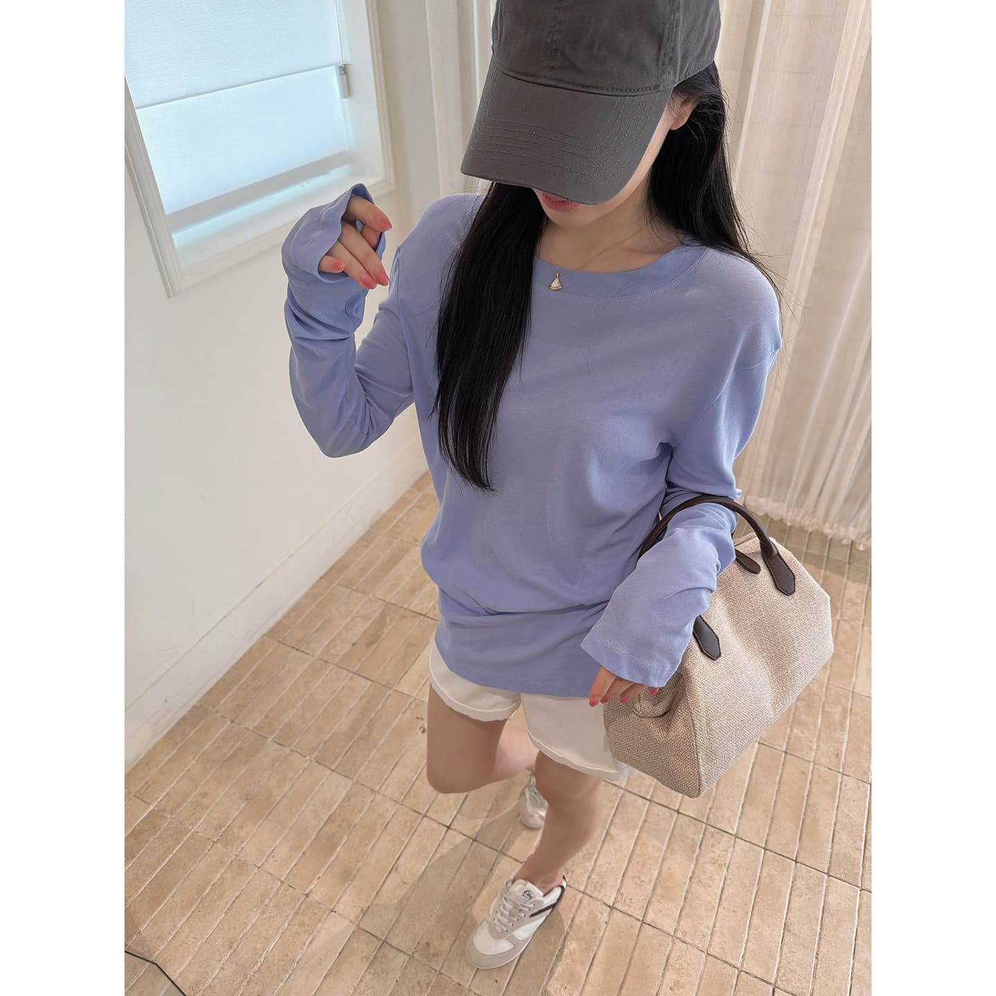 미니멀리즘 단색 기초 섹션 얼음 실크 긴팔 티셔츠 여성 얇은 스타일 몸매 가꾸기 슬림해 보이는 디자인 센스 만나는 맨위 트렌디 상세 이미지 3