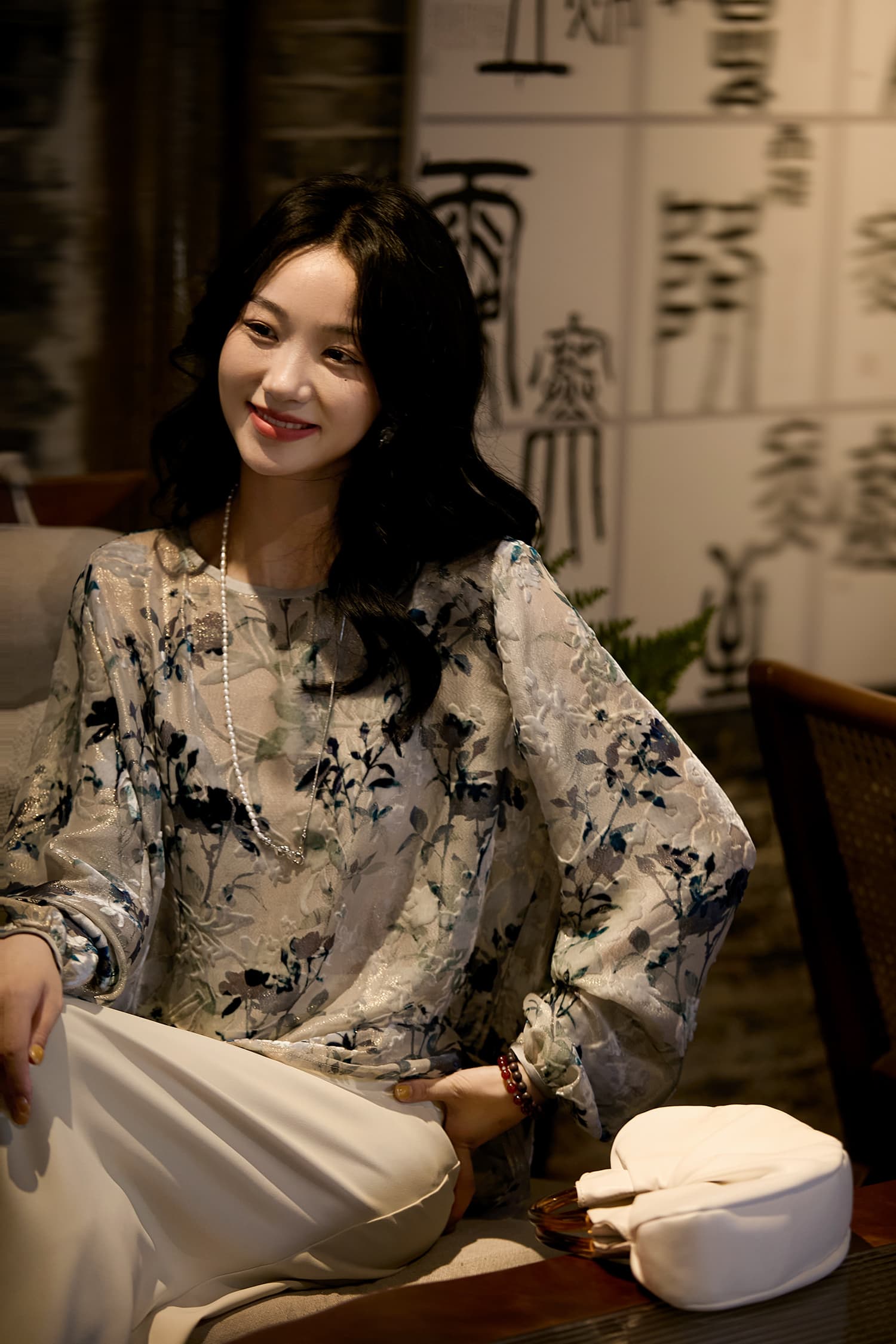 떨어지는 꽃 문자열 외부 비 골드 선 벨벳 썩은 꽃 실크 작은 셔츠 무거운 작업 루즈핏 라운드 넥 블라우스 맨위 여성 새로운 2026 상세 이미지 13