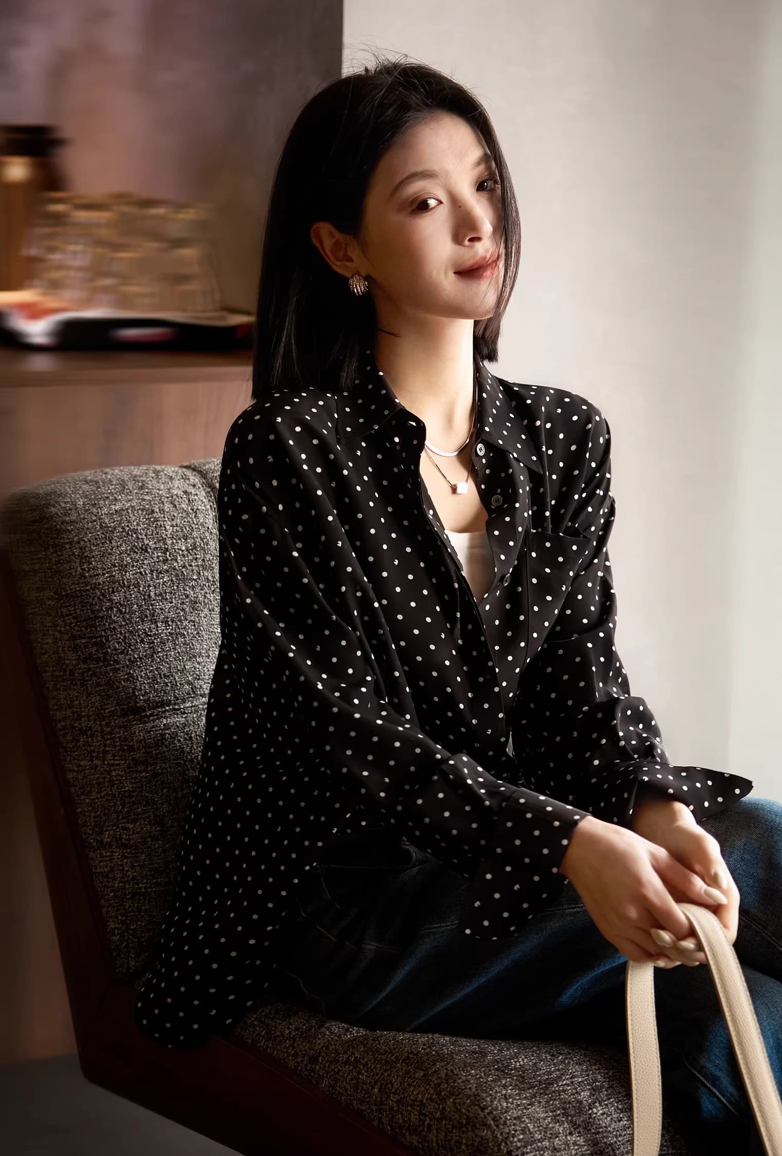 웃음 한 아즈 큐 콩 딩 실크 도트 무늬 셔츠 느슨함 출퇴근 뽕나무 누에 실크 셔츠 여성 2026 가을 새로운 상세 이미지 16