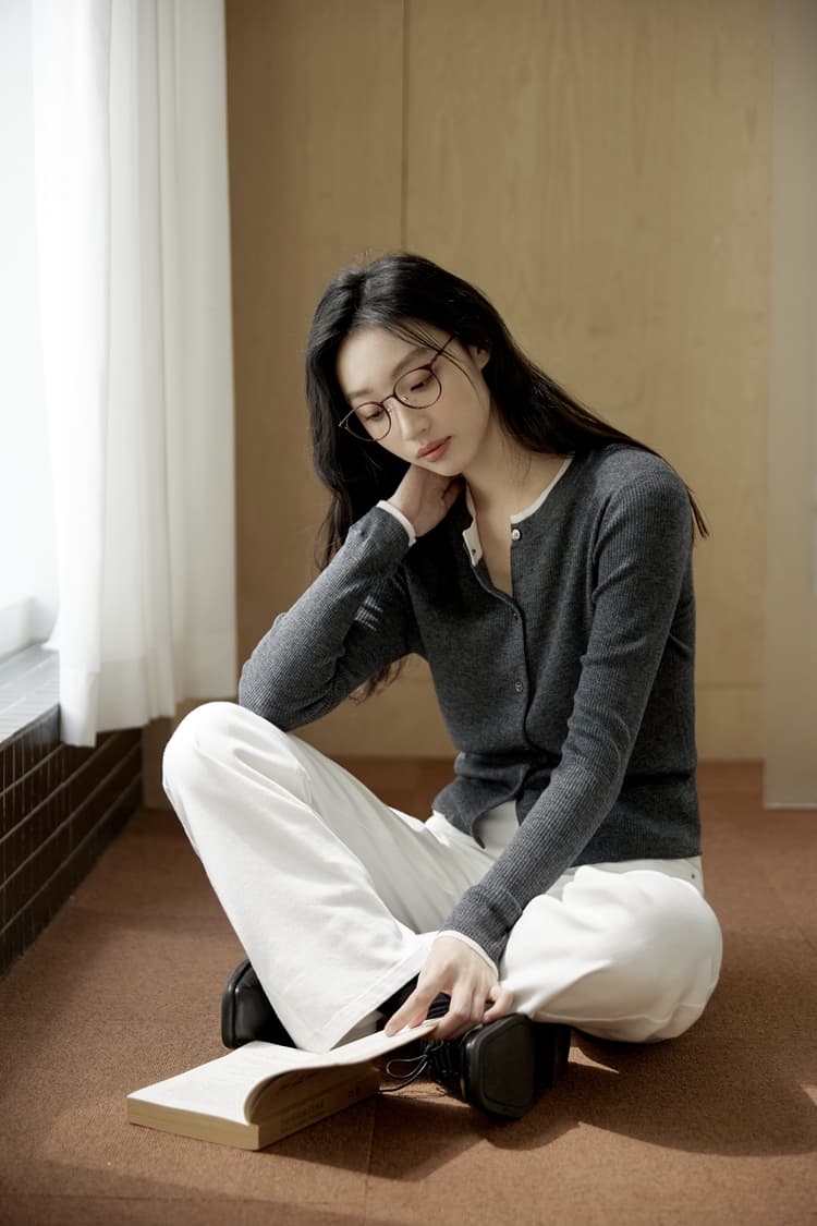 한 부서 미니멀리즘 출퇴근 라운드 넥 배색 페이크 레이어드 양모 회색 니트 오픈 가디건 여성 가을 겨울 긴팔 맨위 상세 이미지 14