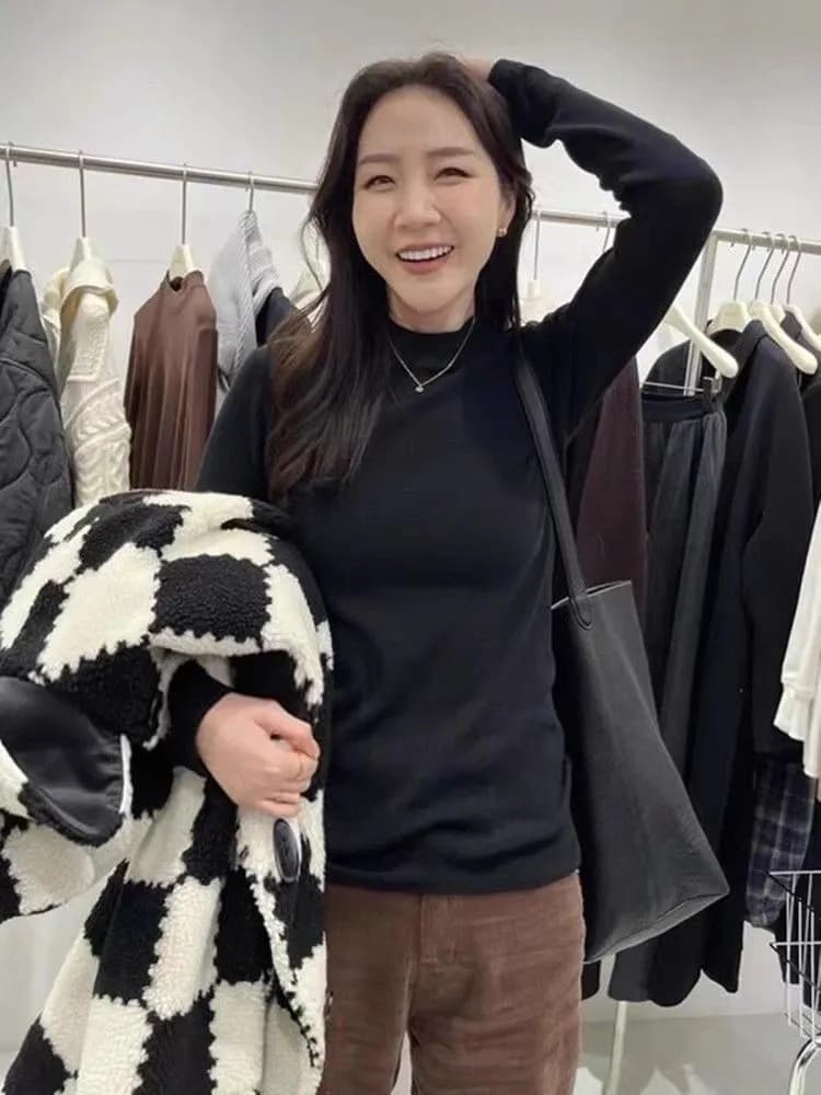 화이트 라운드 넥 기본 셔츠 여성 가을 겨울철 2026 새로운 몸매 가꾸기 인사이드 가져 가라. 긴팔 티셔츠 고급 센스 외출용 맨위 상세 이미지 3