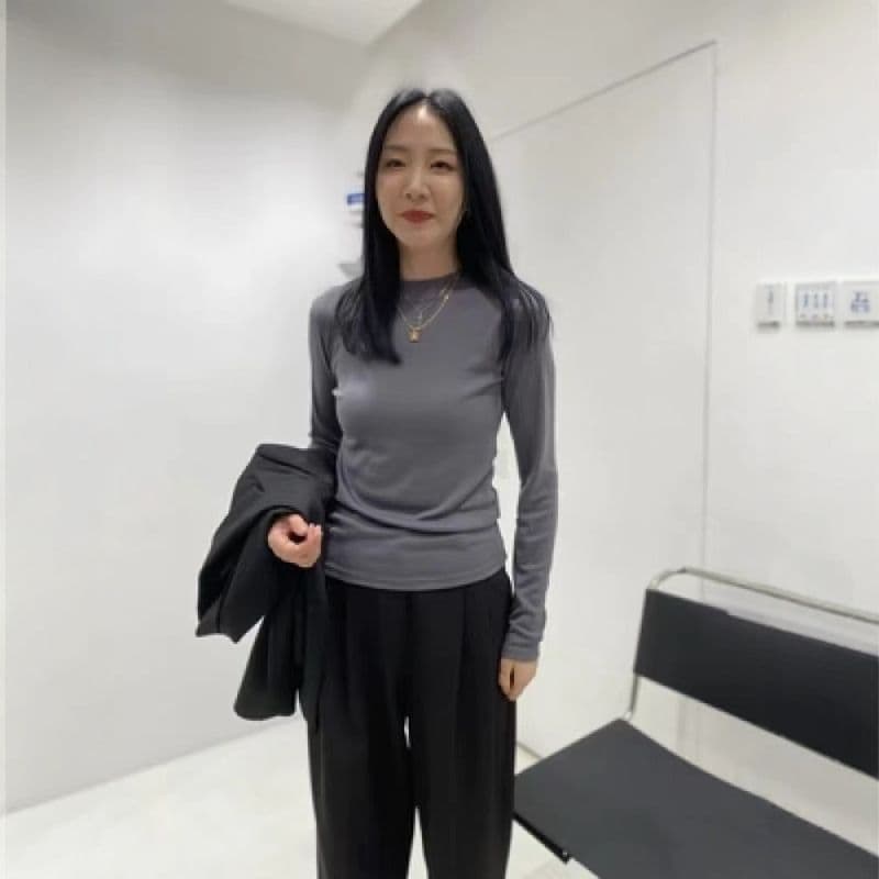 화이트 라운드 넥 기본 셔츠 여성 가을 겨울철 2026 새로운 몸매 가꾸기 인사이드 가져 가라. 긴팔 티셔츠 고급 센스 외출용 맨위 상세 이미지 14