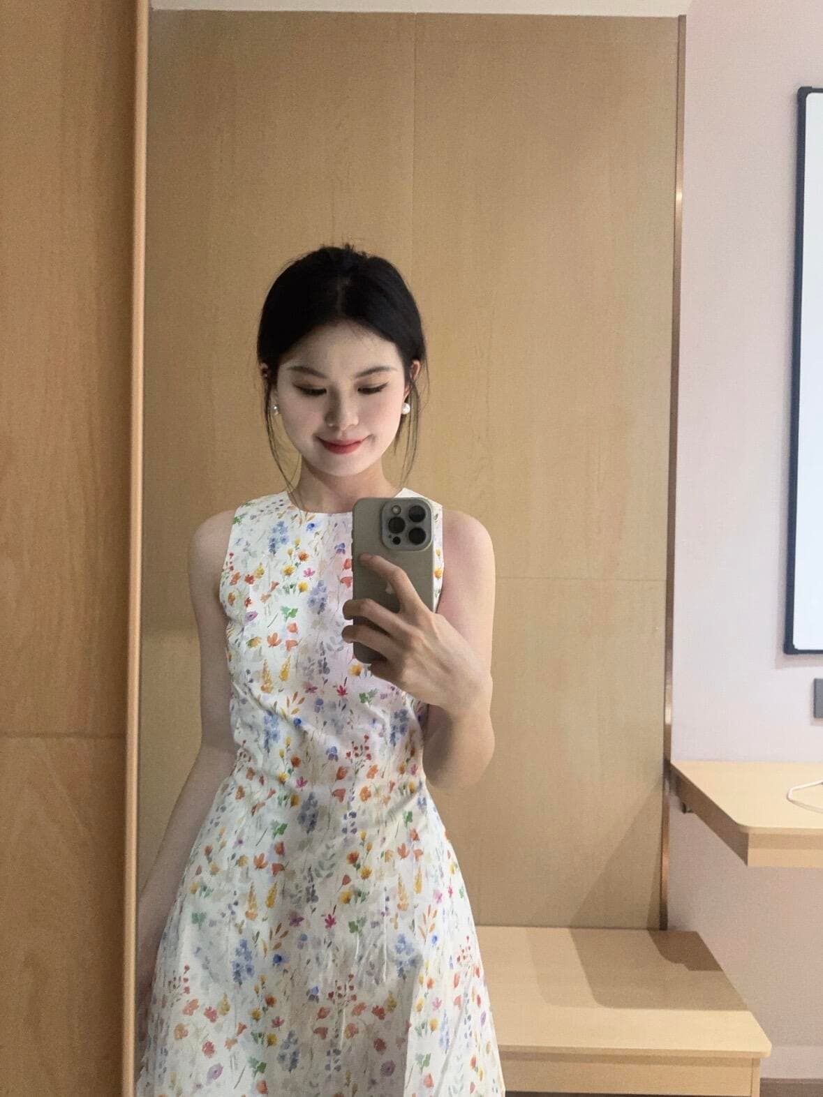 부드러운 바람 달콤함 작은 키 여성 드레스 여름 새로운 프랑스식 장난기 넘치는 연령 감소 꽃무늬 민소매 조끼 미니 스커트 상세 이미지 2