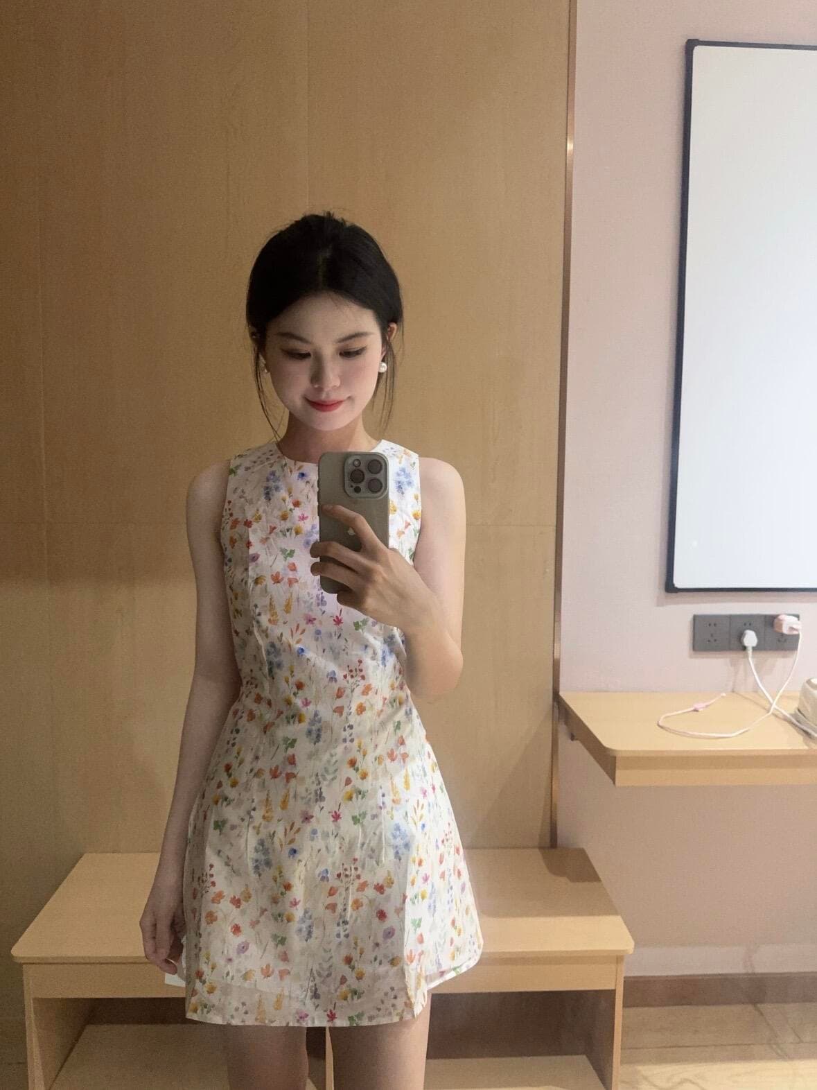 부드러운 바람 달콤함 작은 키 여성 드레스 여름 새로운 프랑스식 장난기 넘치는 연령 감소 꽃무늬 민소매 조끼 미니 스커트 상세 이미지 3