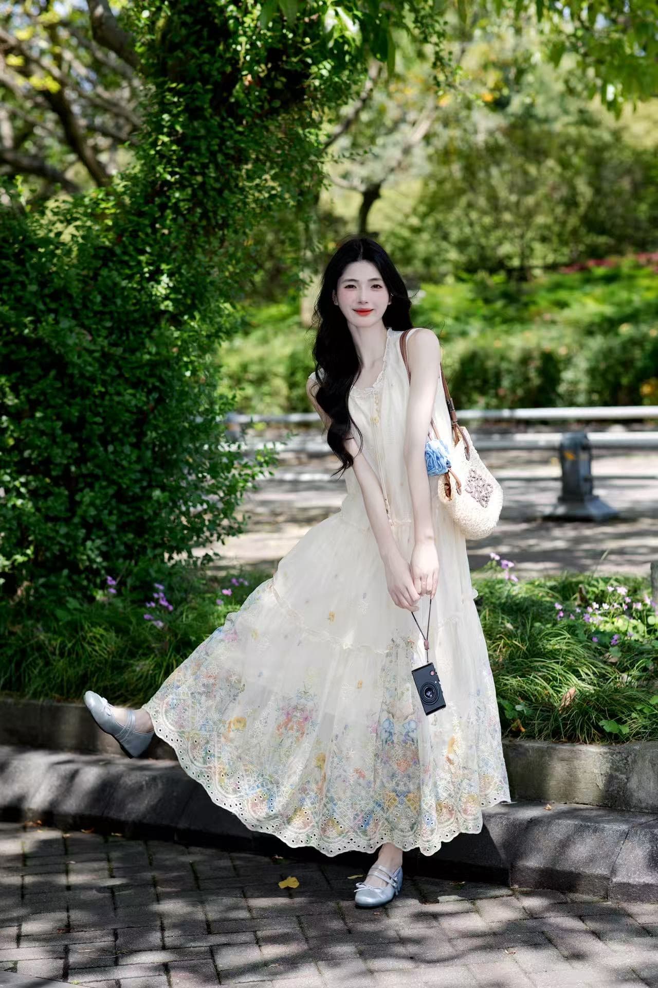 자이언트 잘 생긴 자수 꽃무늬 민소매 여성 드레스 여름 고급 센스 해변가 휴가 슈퍼 요정 해변 드레스 아름다운 롱 스커트 이미지 4