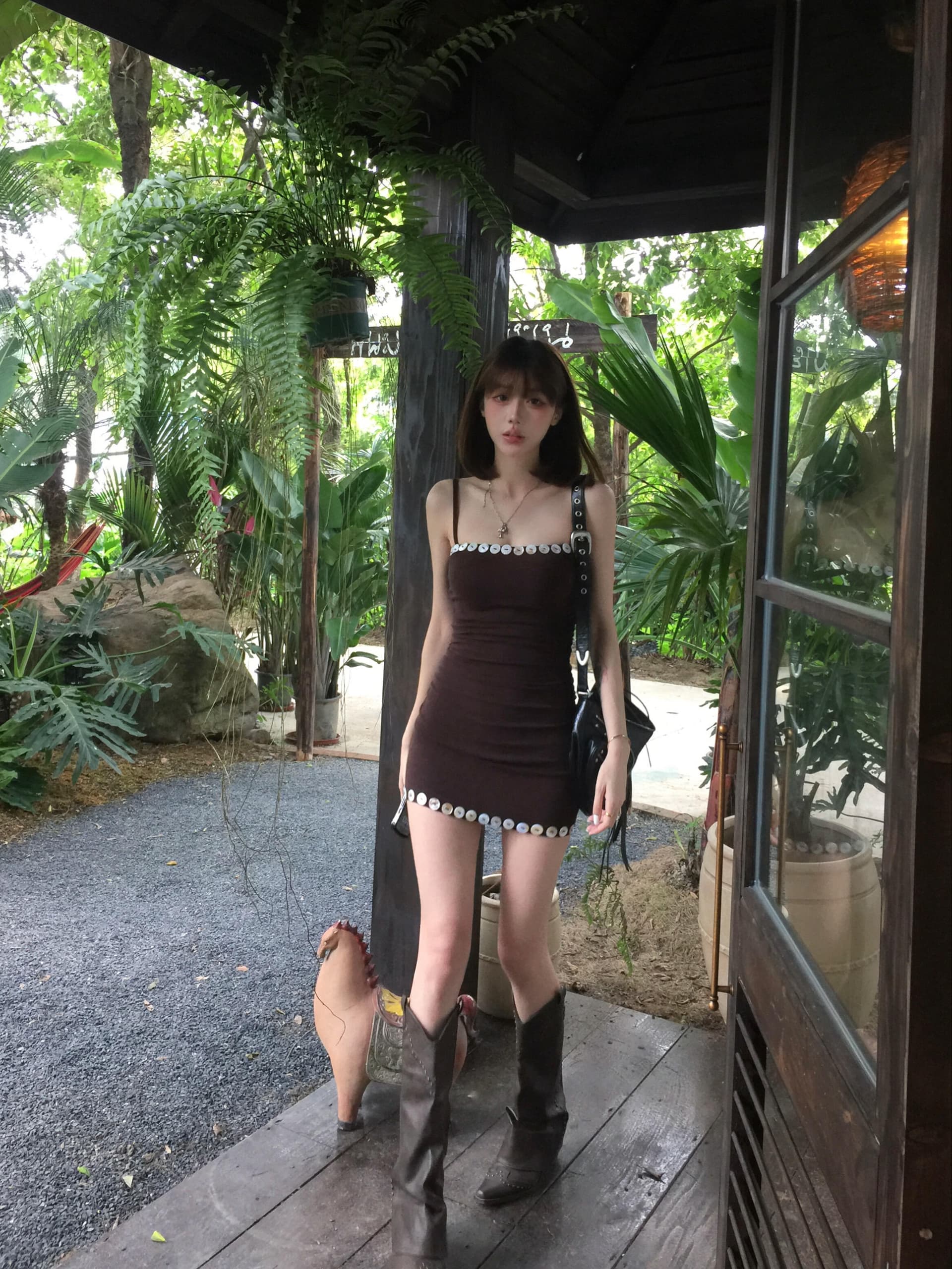 커피 색상 섹시함 핫걸 슬립 여성 드레스 여름 디자인 센스 작은 대중 허리 수축 몸매 가꾸기 고급 센스 타이트 스커트 미니 스커트