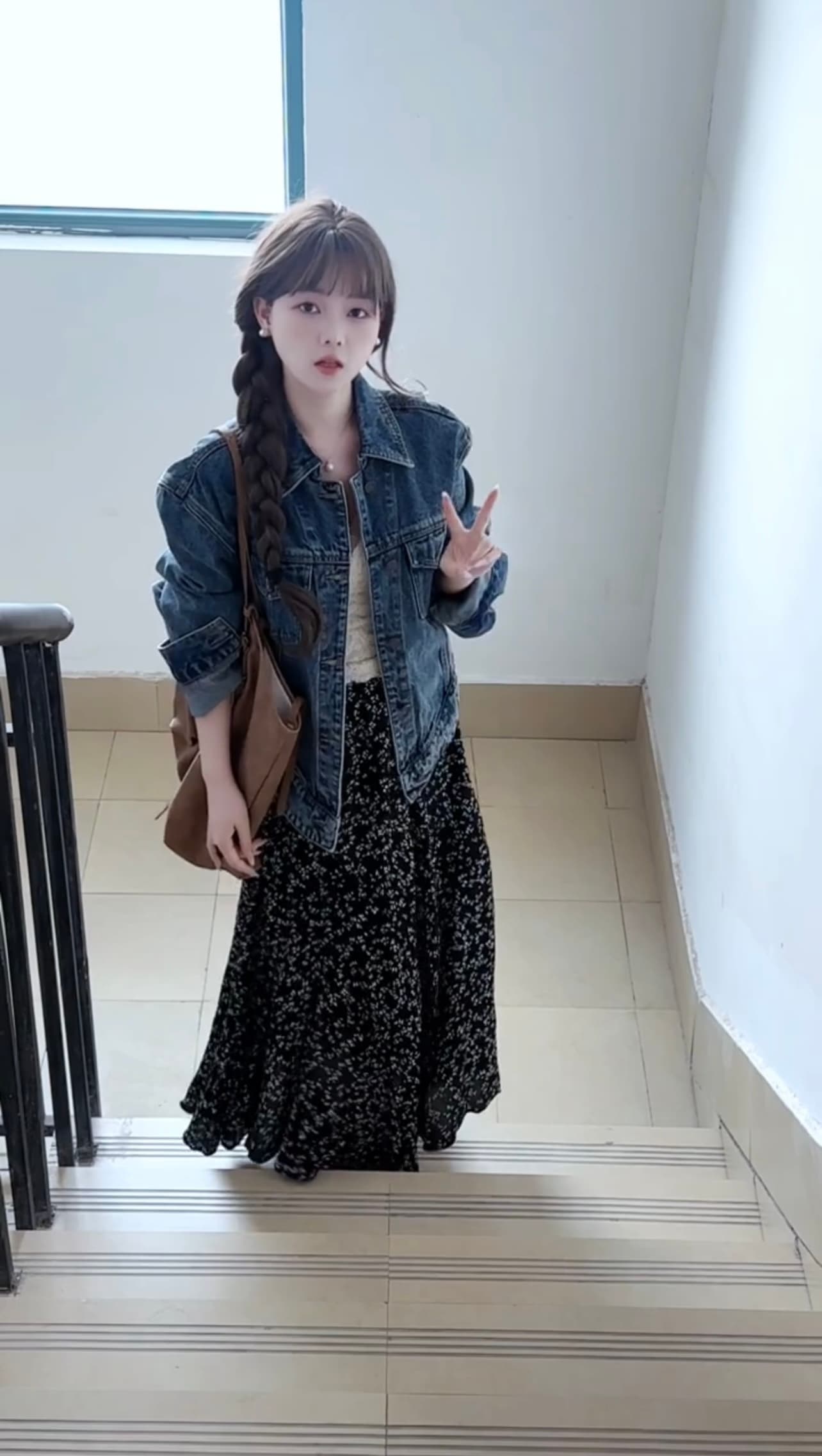조기 가을 의상 코디 전체 집합 패션 연령 감소 세트 항구 바람 레트로 파란색 데님 짧은 외투 반 스커트 투피스 세트 이미지 4