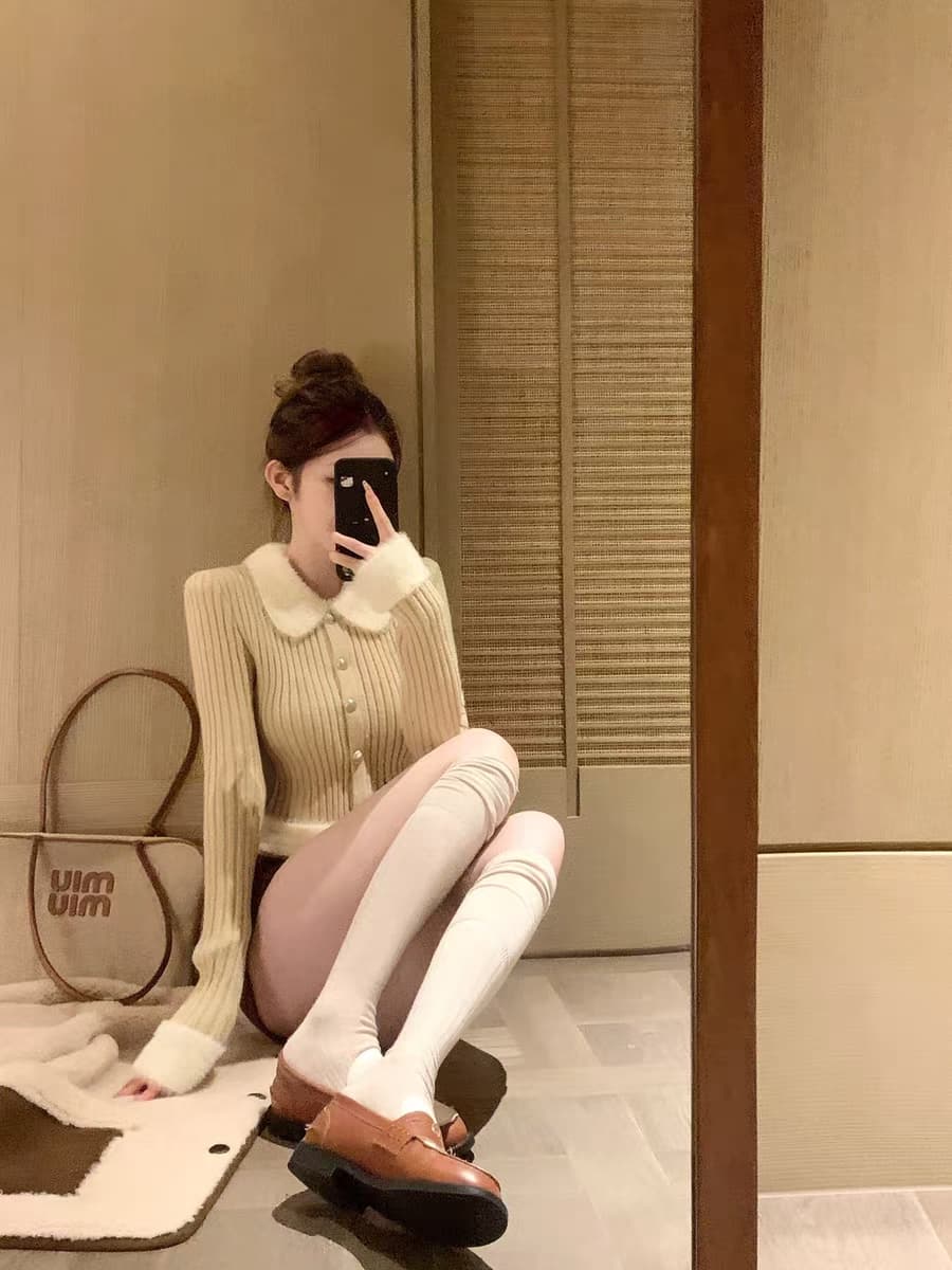 kiyomi 모피 패치워크 양 플러시 싱글 줄 버튼 쇼트 스타일 긴팔 스웨터 핫걸 몸매 가꾸기 패치워크 니트 스웨터 맨위 상세 이미지 2