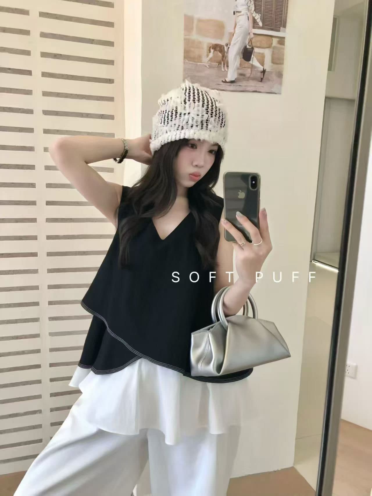 softpuff 한 부서 외국 가스 불규칙 배색 패치워크 프릴 V넥 민소매 셔츠 여름 미니멀리즘 맨위 상세 이미지 2