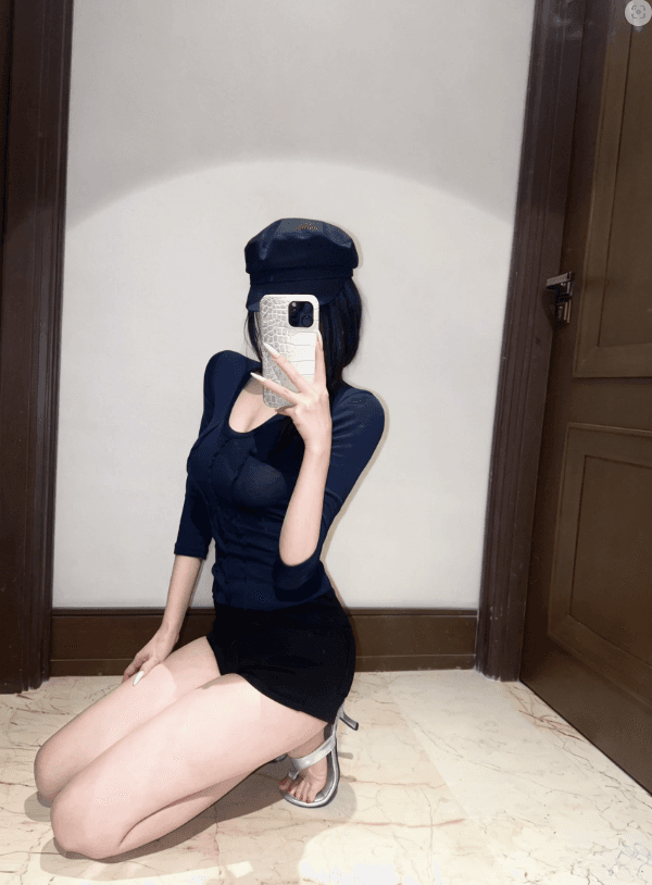 eva 6 월 6 월 소스 순수한 욕망 한 부서 u 칼라 프릴 마이크로 ~을 통해 몸매 가꾸기 슬림해 보이는 다용도 신축성 중간 소매 맨위 티셔츠 여성 상세 이미지 11