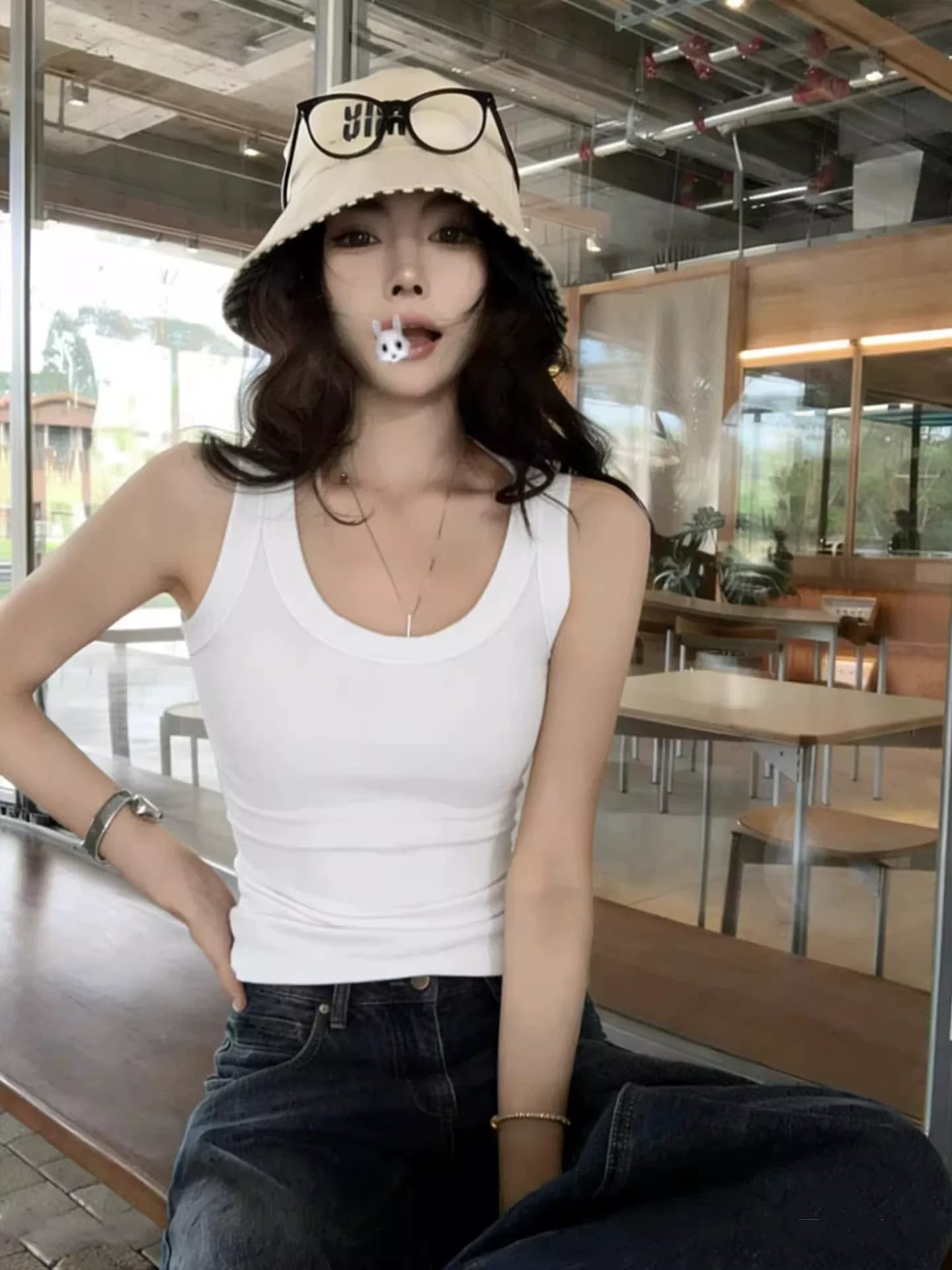 회색 운동 u 칼라 캐미솔 여름 인사이드 가져 가라. 순수한 욕망 몸매 가꾸기 표지 대리인 우유 민소매 맨위 이미지 2