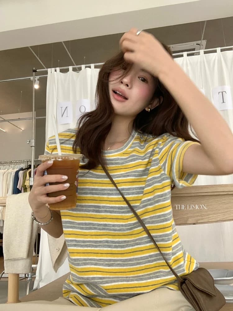한 부서 파란색 스트라이프 라운드 넥 반팔 티셔츠 여성 여름 새로운 느긋한 바람 루즈핏 캐주얼 긍정적 인 어깨 동정 맨위 이미지 3