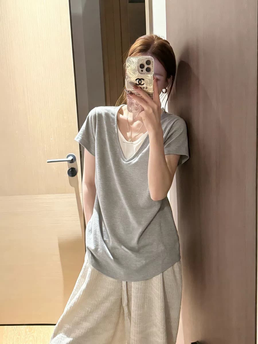 한 부서 화이트 애쉬 패치워크 페이크 레이어드 스택 착용 V넥 반팔 티셔츠 여성 여름 루즈핏 느긋한 바람 반소매 캐주얼 맨위 이미지 2