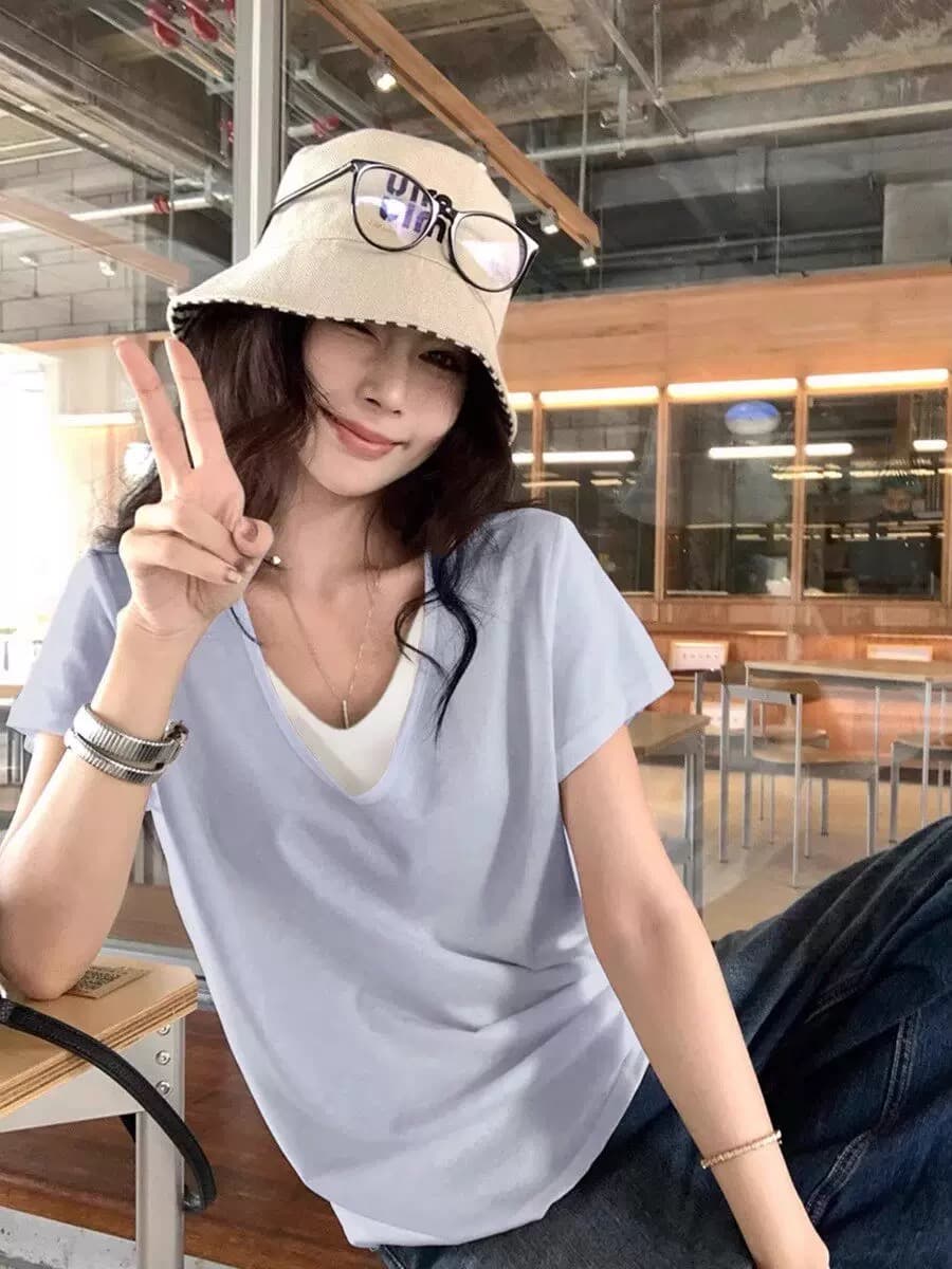 한 부서 화이트 애쉬 패치워크 페이크 레이어드 스택 착용 V넥 반팔 티셔츠 여성 여름 루즈핏 느긋한 바람 반소매 캐주얼 맨위 이미지 3