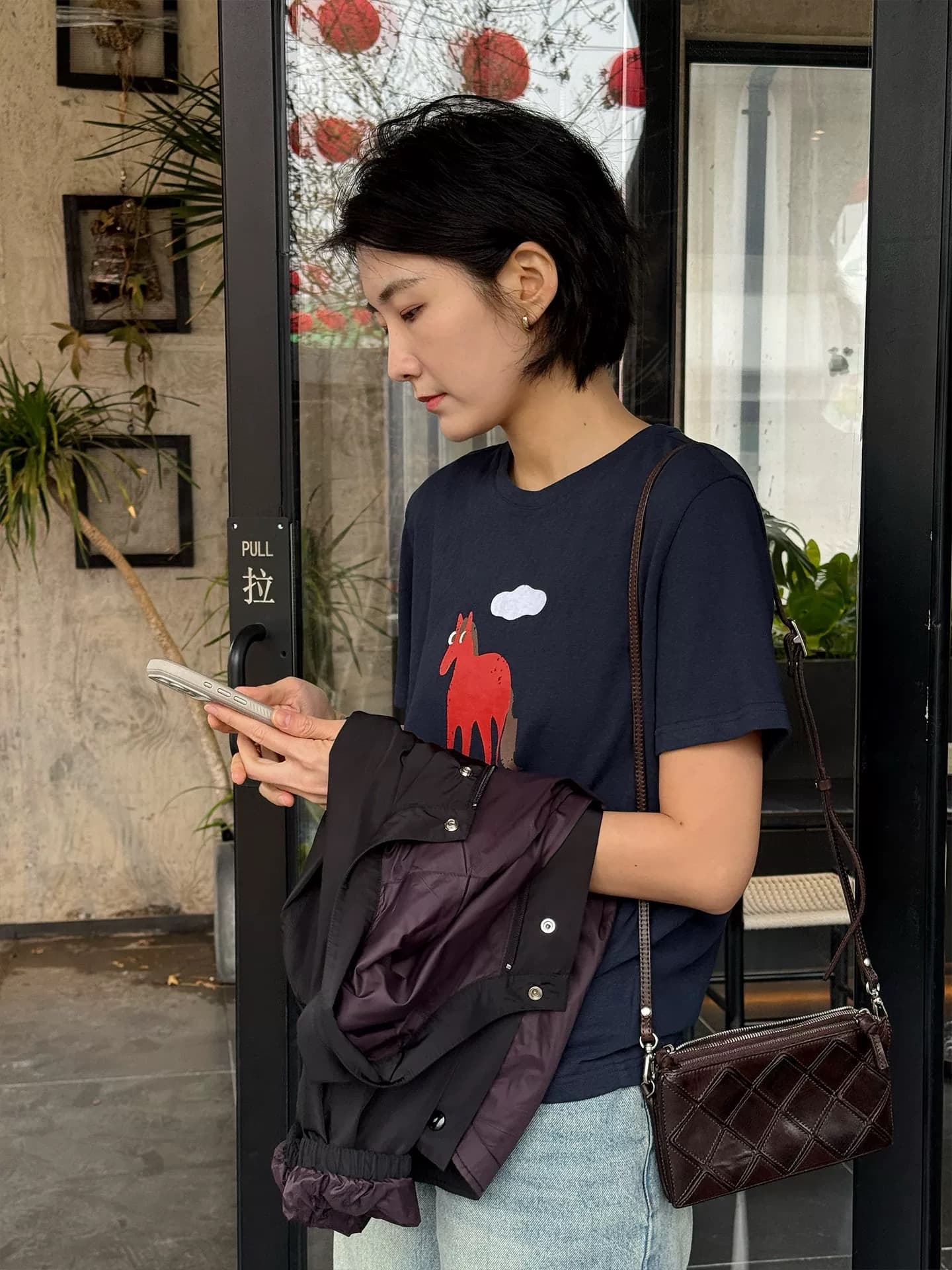 레트로 해군 프린트 라운드 넥 반팔 티셔츠 여성 여름 얇은 루즈핏 캐주얼 Chic 반소매 만나는 긍정적 인 어깨 의류 이미지 2