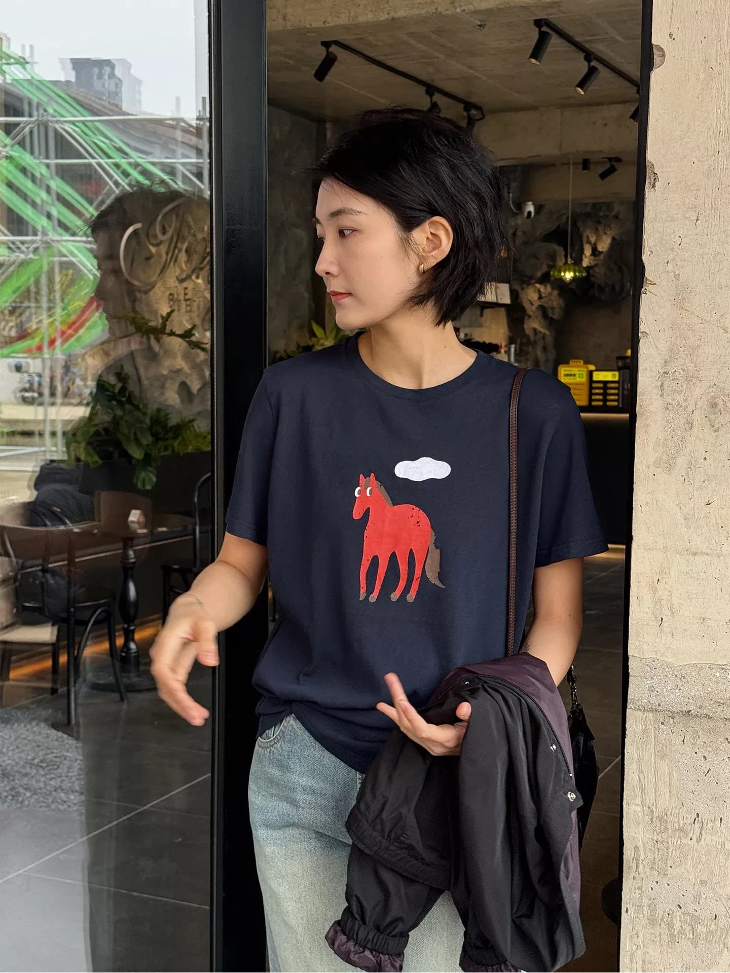 레트로 해군 프린트 라운드 넥 반팔 티셔츠 여성 여름 얇은 루즈핏 캐주얼 Chic 반소매 만나는 긍정적 인 어깨 의류 상세 이미지 4