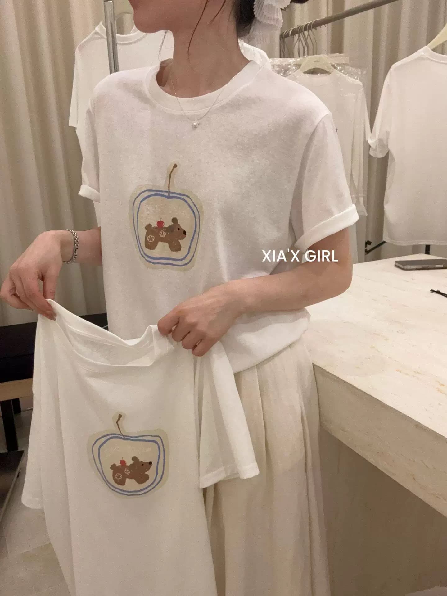화이트 아마 프린트 반팔 티셔츠 여성 여름 루즈핏 캐주얼 느슨함 라운드 넥 긍정적 인 어깨 의류 얇은 상세 이미지 2