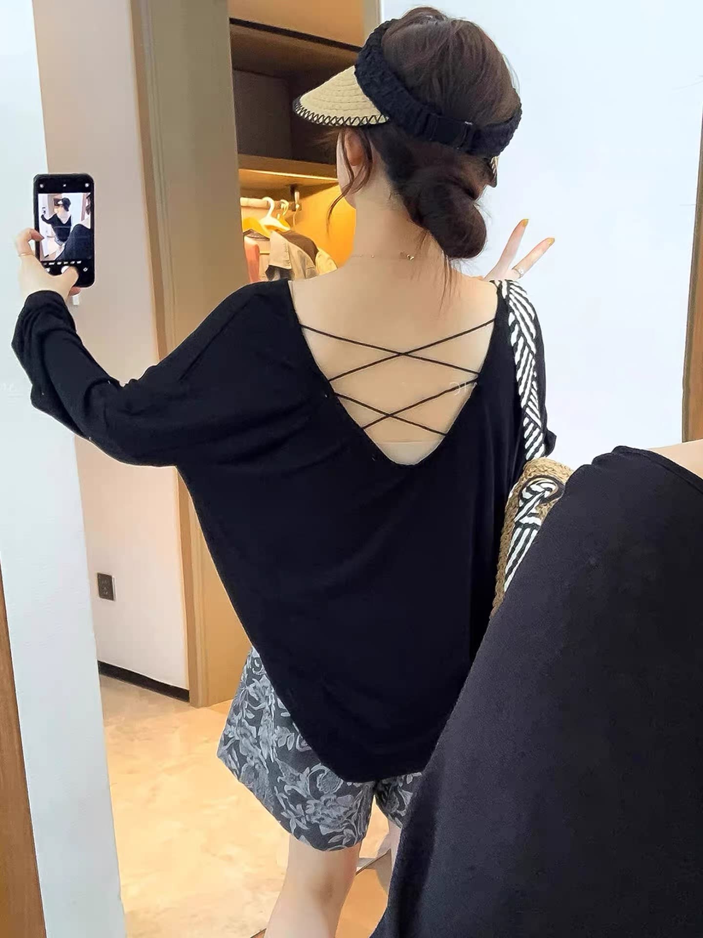 뒤로 홀로우 아웃 자외선 차단 블라우스 티셔츠 여성 여름 새로운 느긋한 바람 캐주얼 루즈핏 통기성 긴팔 에어컨 셔츠 맨위 상세 이미지 2