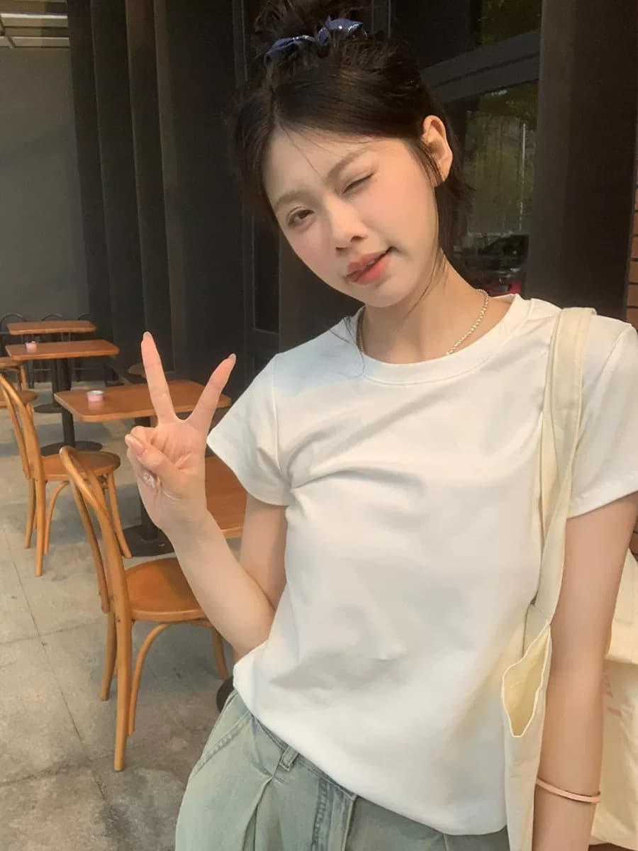 화이트 라운드 넥 반팔 티셔츠 여성 2026 새로운 여름 긍정적 인 어깨 반소매 몸매 가꾸기 타이트 맨위 상세 이미지 7