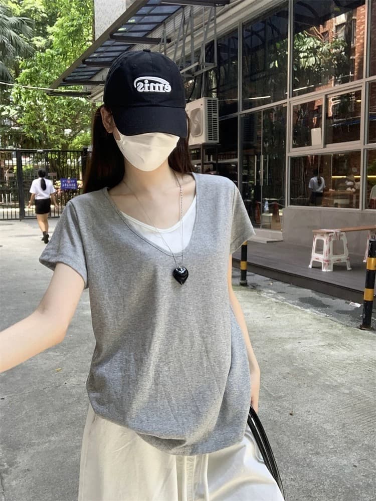 느긋한 바람 회색 페이크 레이어드 V넥 반팔 티셔츠 여성 여름 디자인 센스 루즈핏 캐주얼 느슨함 센스 긍정적 인 어깨 의류 상세 이미지 9