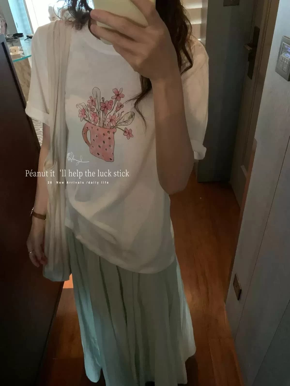 연령 감소 루즈핏 레트로 유화 꽃병 눈꽃 면 반팔 티셔츠 여성 얇은 동정 상세 이미지 5