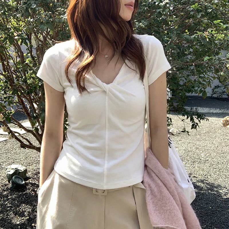 한 부서 화이트 비틀림 V넥 긍정적 인 어깨 반팔 티셔츠 여성 여름 핫걸 몸매 가꾸기 쇼트 스타일 동정 품격 아름다운 맨위
