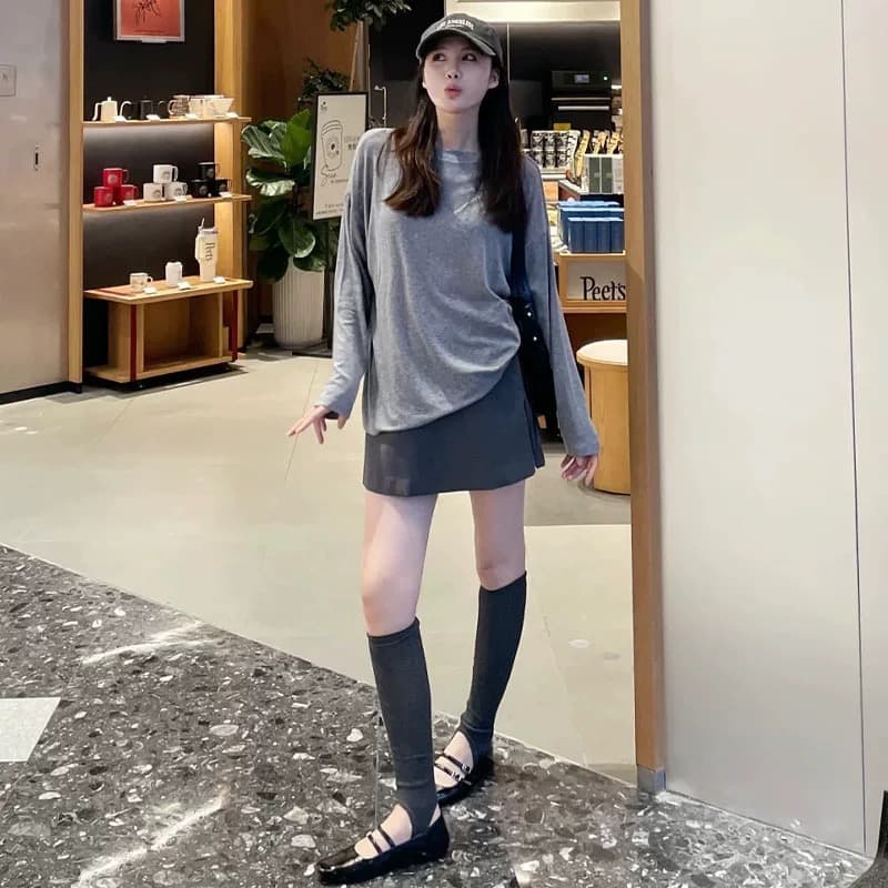 프랑스식 느긋한 바람 회색 블라우스 티셔츠 여성 2026 년 여름 자외선 차단 루즈핏 디자인 센스 연령 감소 패션 맨위