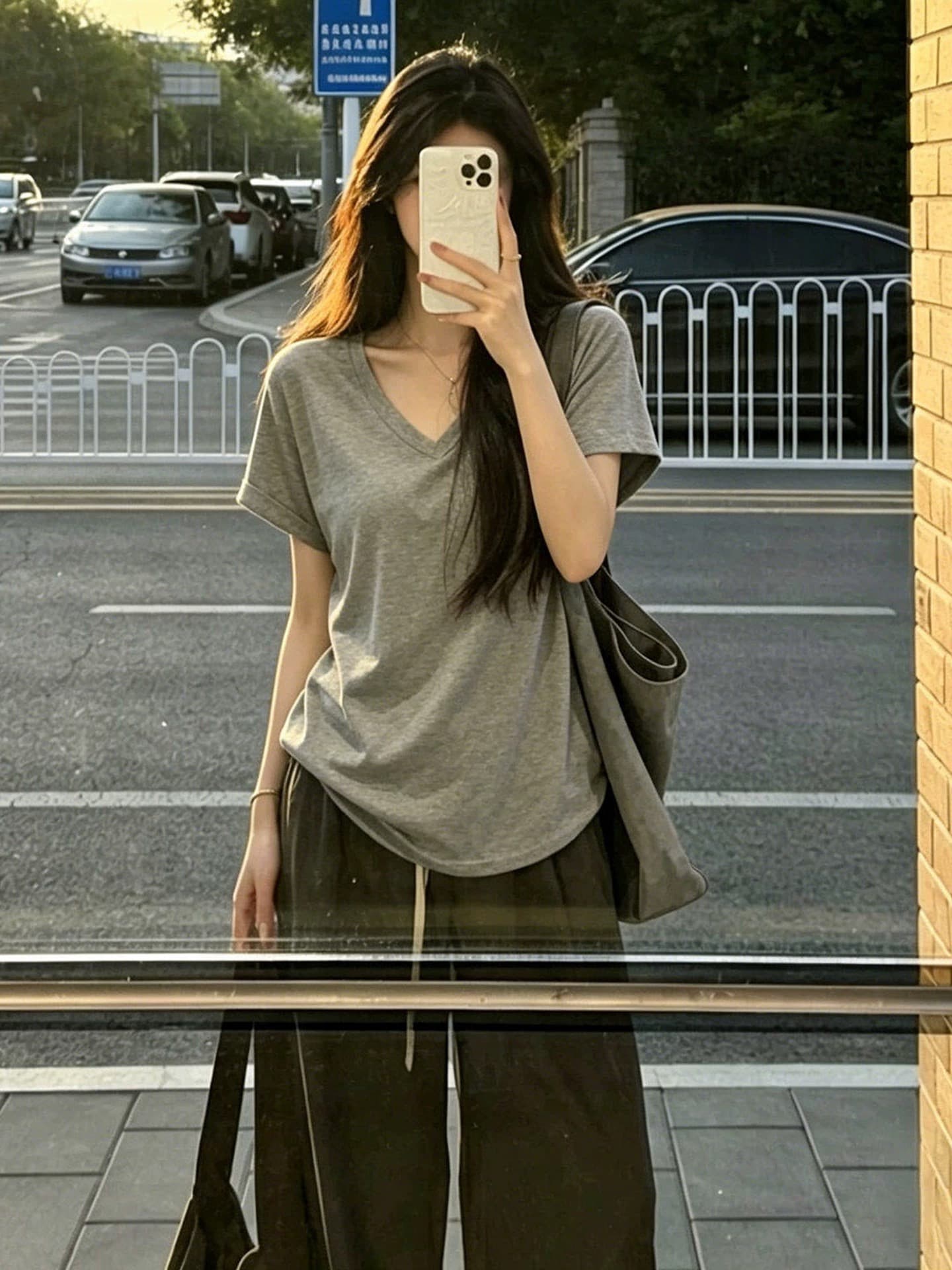 한 부서 미니멀리즘 캐주얼 V넥 회색 반팔 티셔츠 여성 여름 오래된 돈 바람 느긋한 루즈핏 다용도 반소매 긍정적 인 어깨 의류 상세 이미지 7