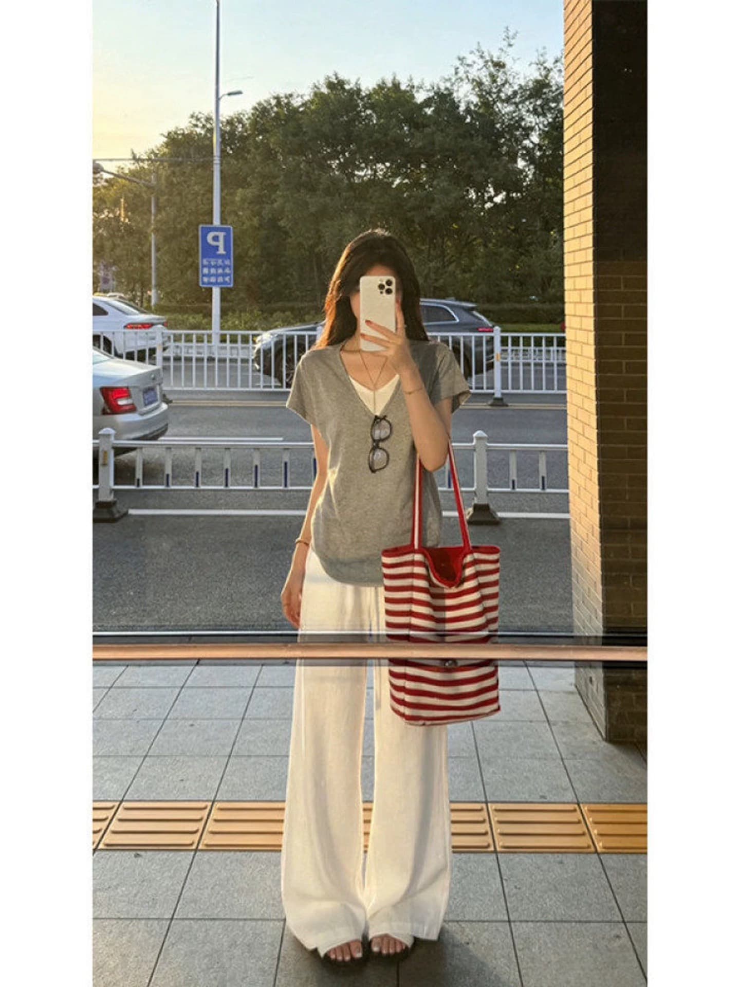 고급 센스 V넥 페이크 레이어드 회색 반팔 티셔츠 여성 여름 오래된 돈 바람 루즈핏 캐주얼 긍정적 인 어깨 의류 상세 이미지 1