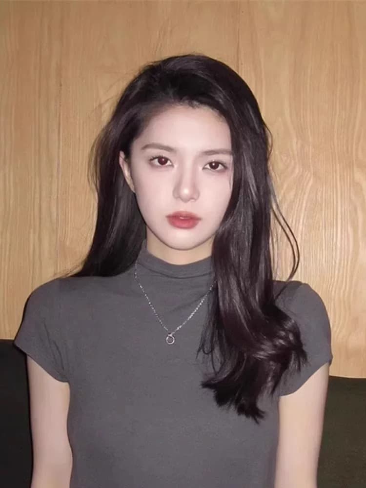 회색 얼음 실크 반하이넥 반팔 티셔츠 여성 여름 얇은 스타일 몸매 가꾸기 기본 셔츠 슬림해 보이는 긍정적 인 어깨 의류 이미지 3