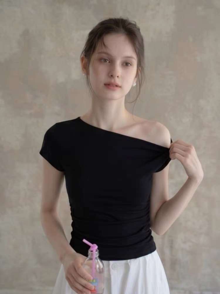 검정색 비스듬한 칼라 오프숄더 반팔 티셔츠 여성 여름 디자인 센스 고유 한 아름다운 몸매 가꾸기 오프숄더 쇼트 스타일 작은 맨위 상세 이미지 3