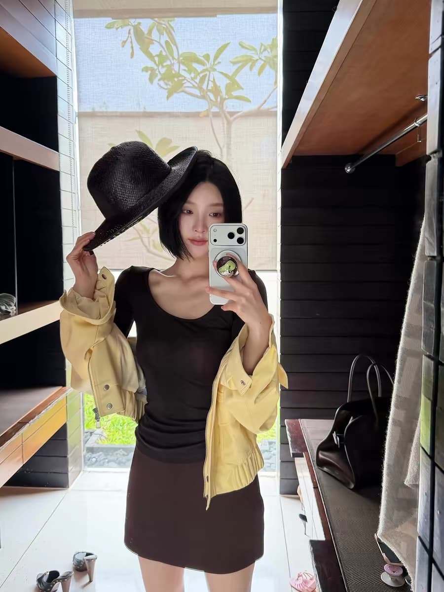 가면 t 섬유 모달 u 칼라 긍정적 인 어깨 중간 소매 티셔츠 여성 이미지 2