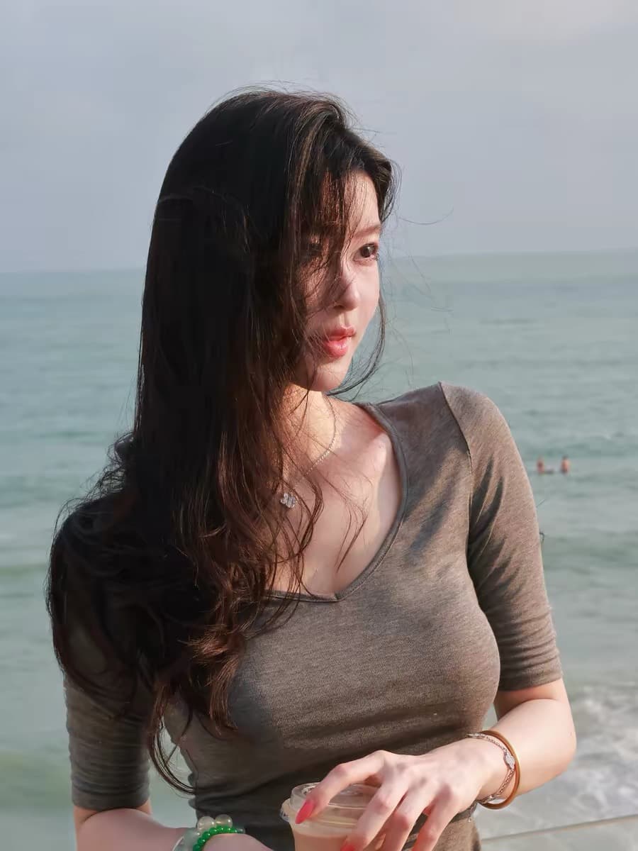 클래식 재현 모달 빅 브이 넥 중간 소매 마이크로 루즈핏 티셔츠 여성 봄 여름 허리 수축 맨위
