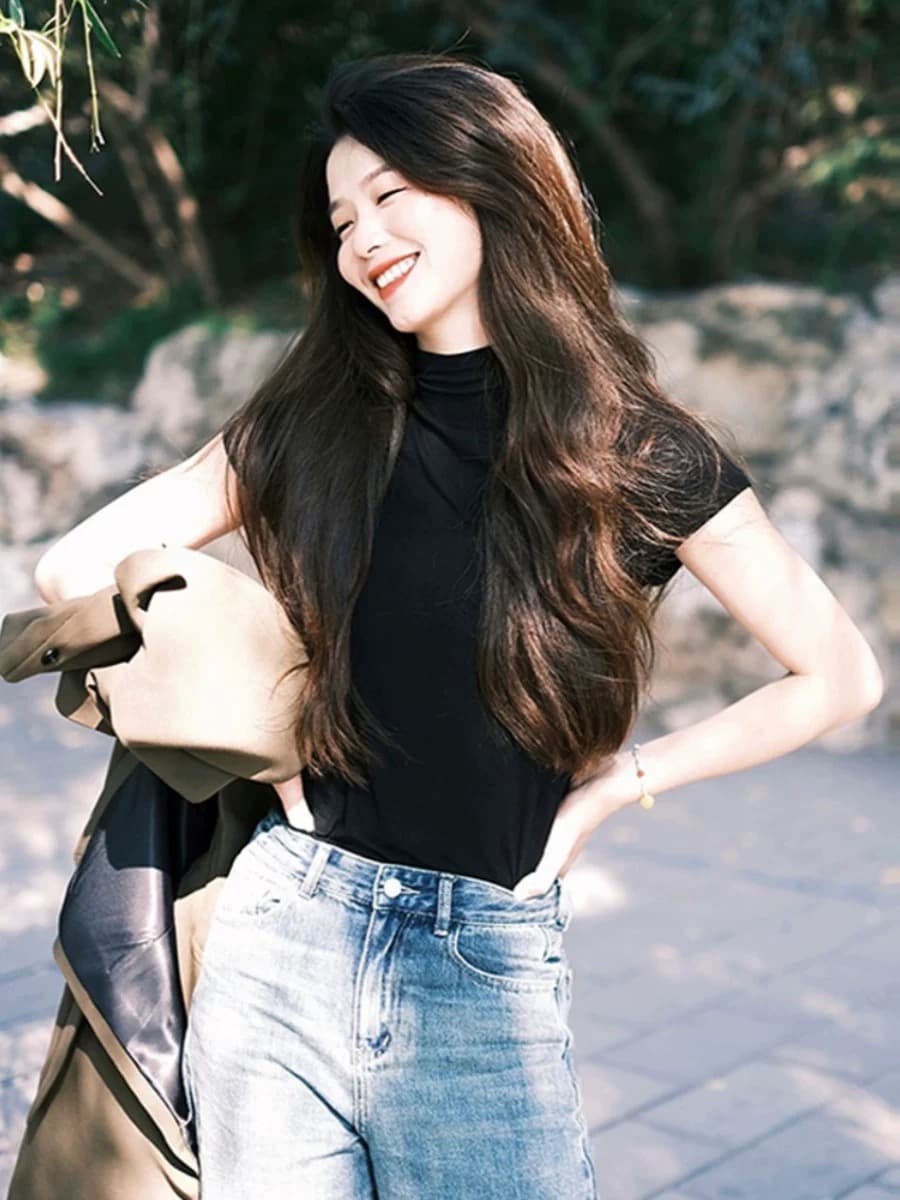 여름 반하이넥 검정색 반팔 티셔츠 여성 2026 새로운 폭발 여름 chic Chic 달콤한 매운맛 아름다운 맨위 상세 이미지 1